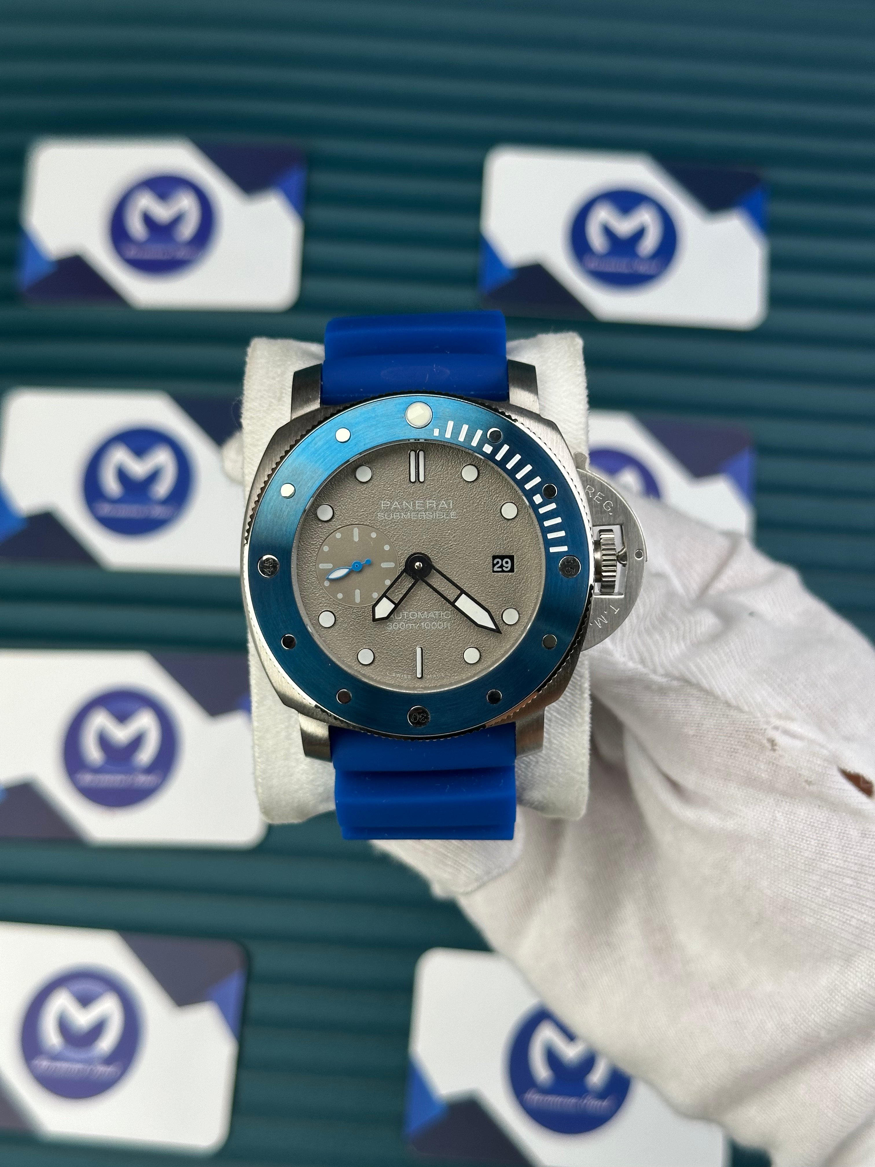 PANERAI SUBMERSIBLE GREY DIAL AUTOMATIC BLUE RUBBER CORD