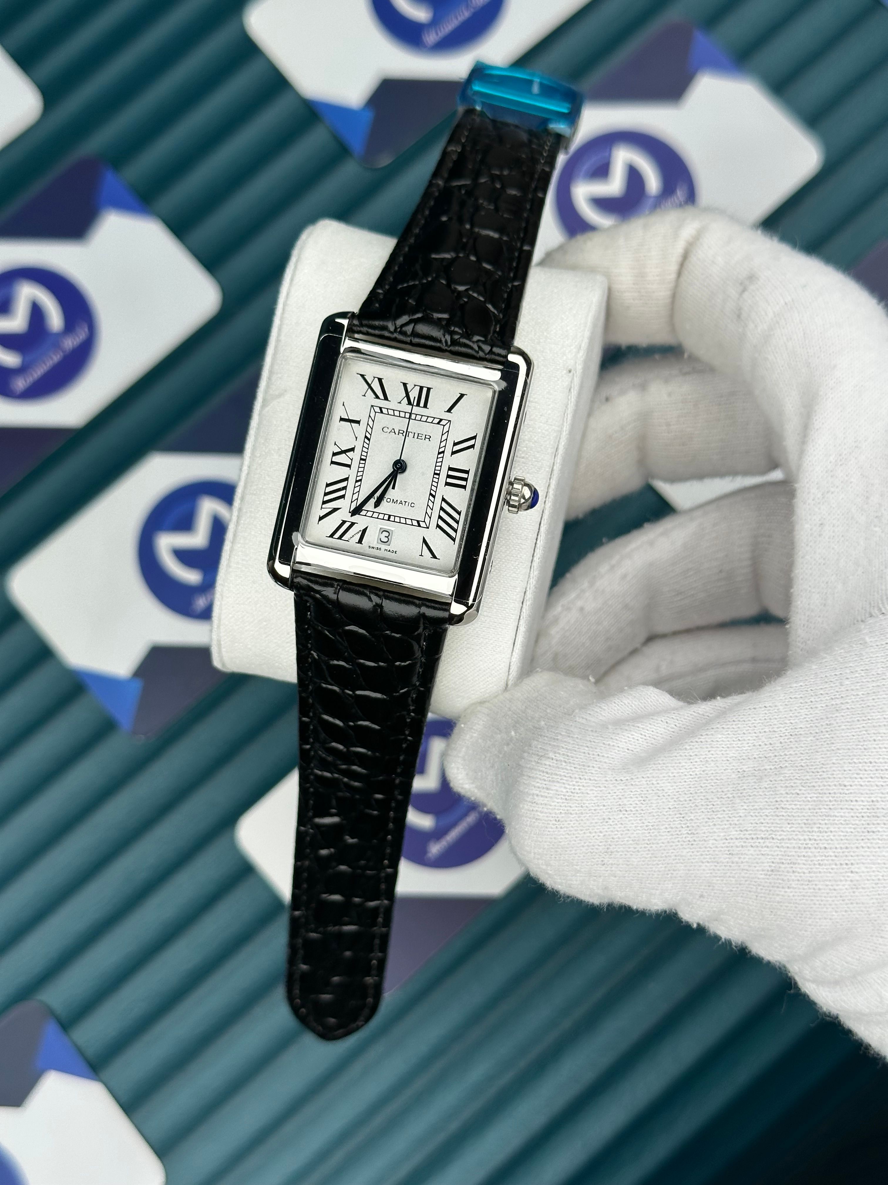 Cartier Tank Siyah Deri Kordon Gümüş Kasa Beyaz Kadran
