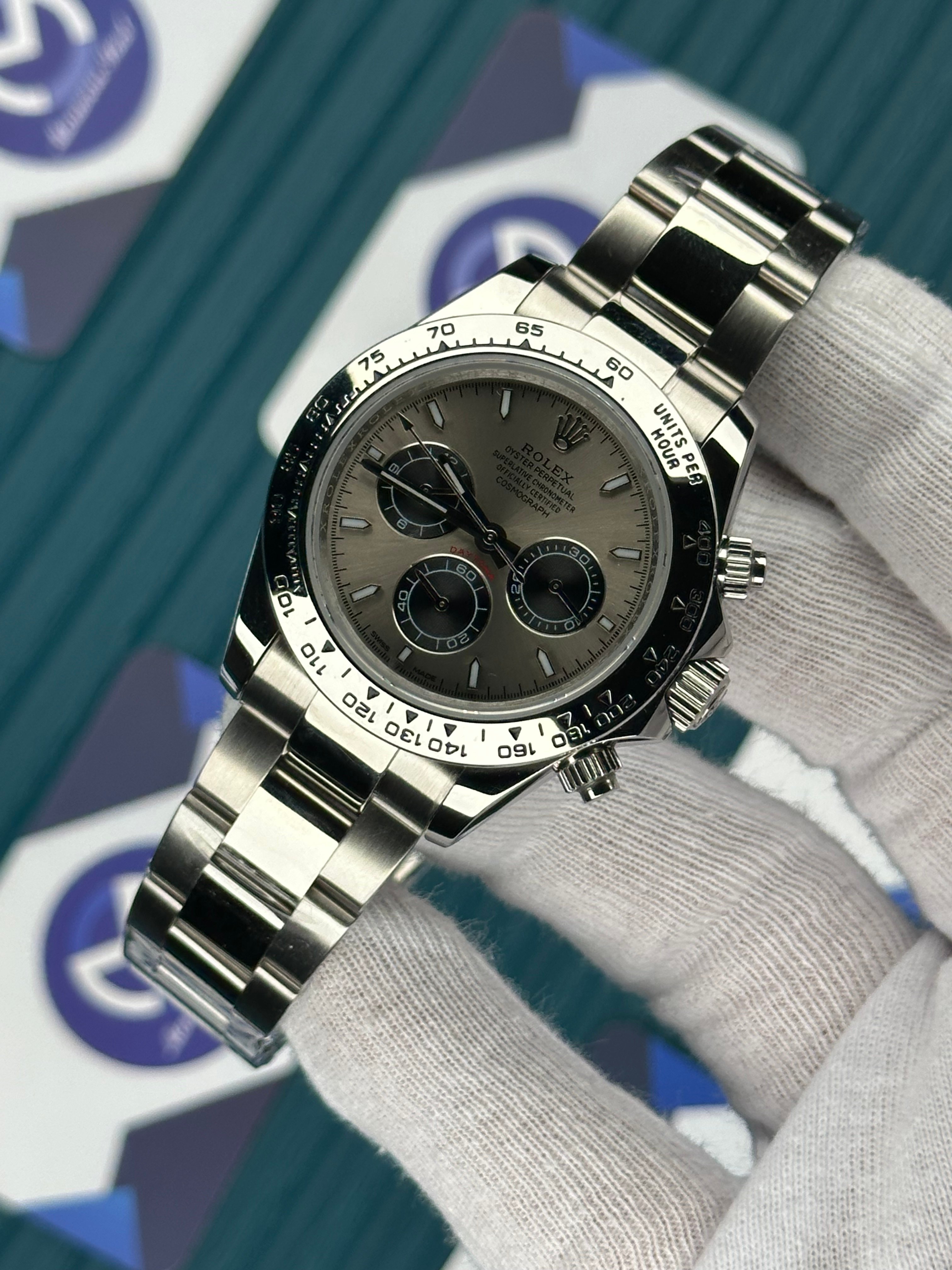ROLEX DAYTONA GREY DIAL SILVER BEZEL SILVER OYSTER