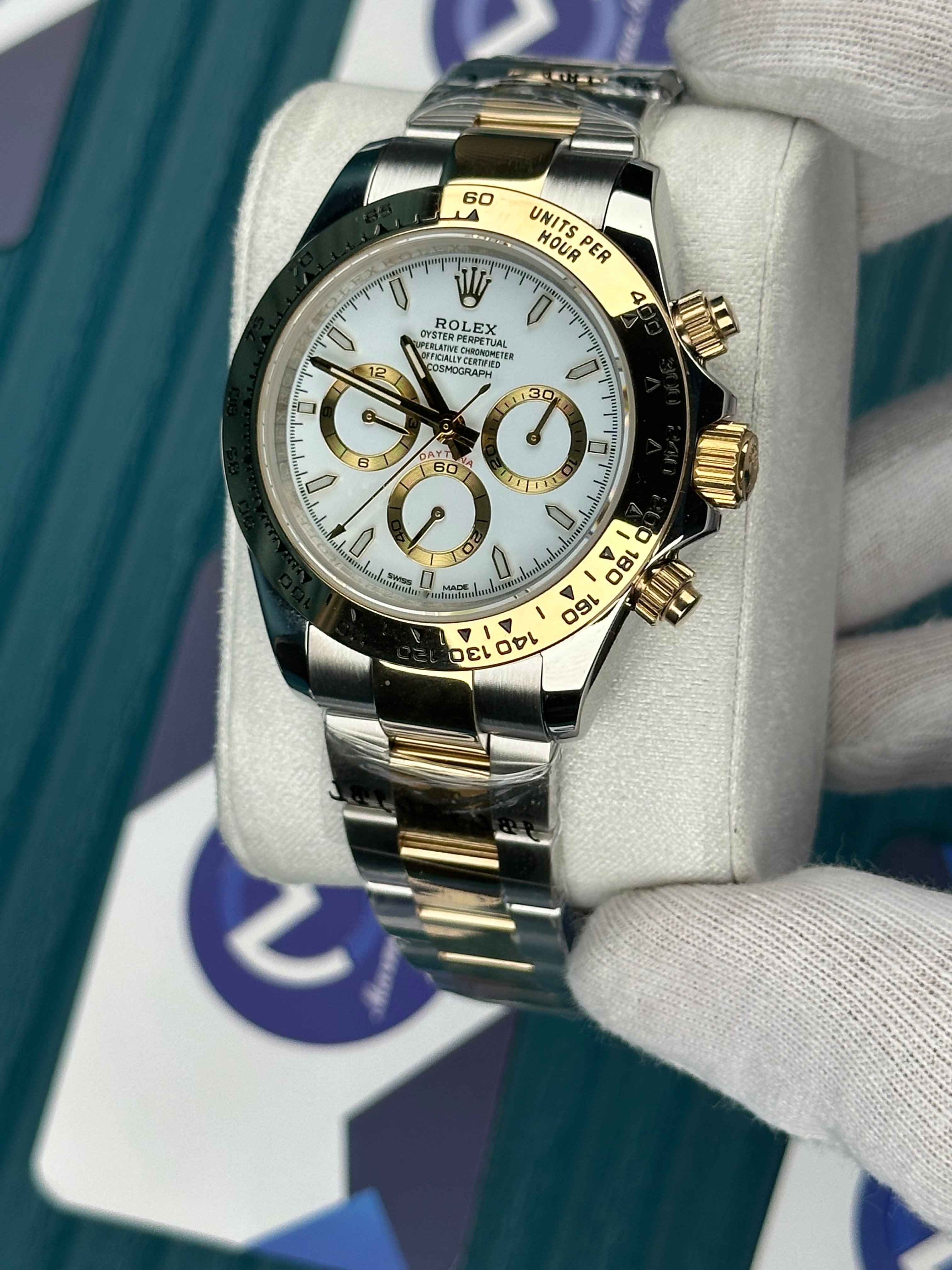 ROLEX DAYTONA WHITE DIAL GOLD BEZEL GOLD-SILVER OYSTER