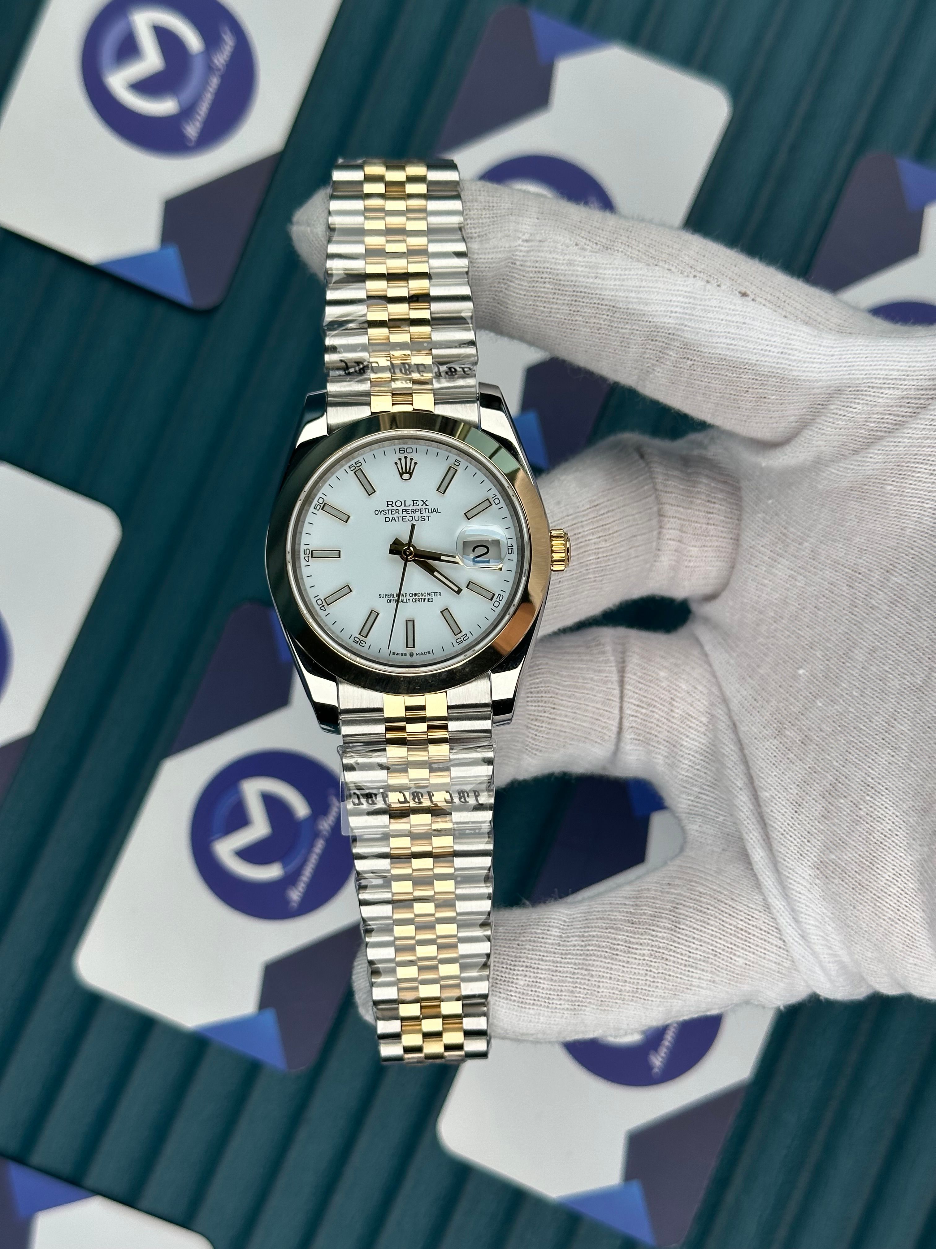 ROLEX DATEJUST WHITE DIAL OVAL BEZEL GOLD-SILVER JUBILE