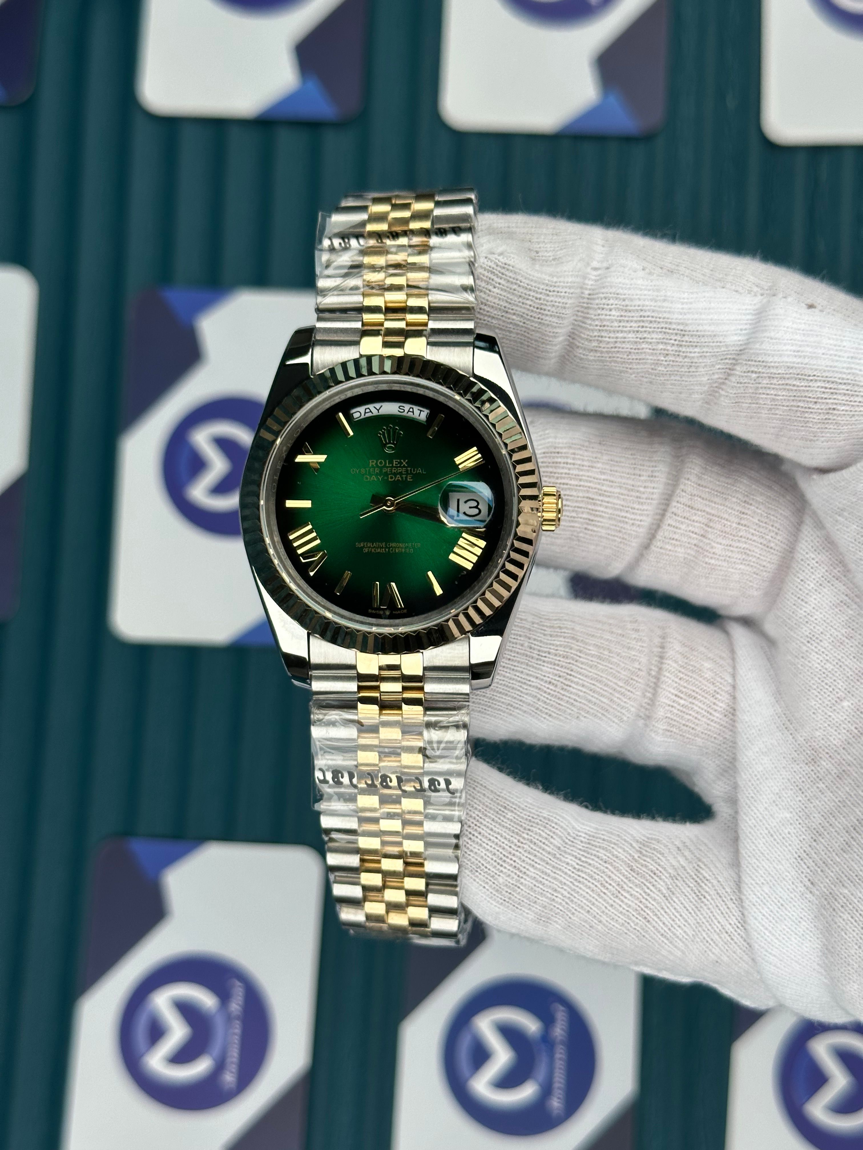 ROLEX DAY-DATE GREEN DIAL GOLD ROMA INDEX GOLD-SILVER JUBILE