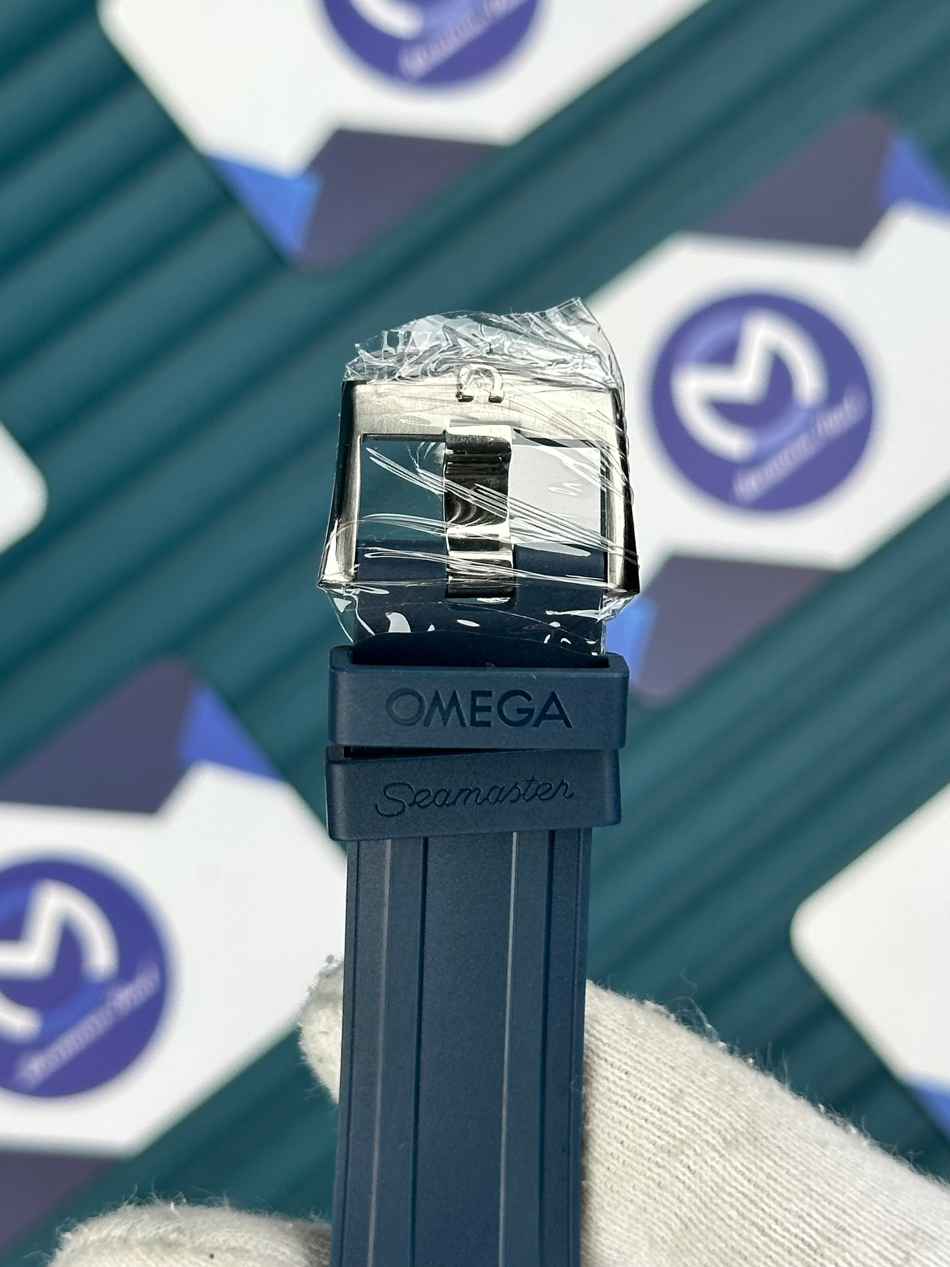 Omega Seamaster Diver 300m Otomatik Mavi Kauçuk Kordon