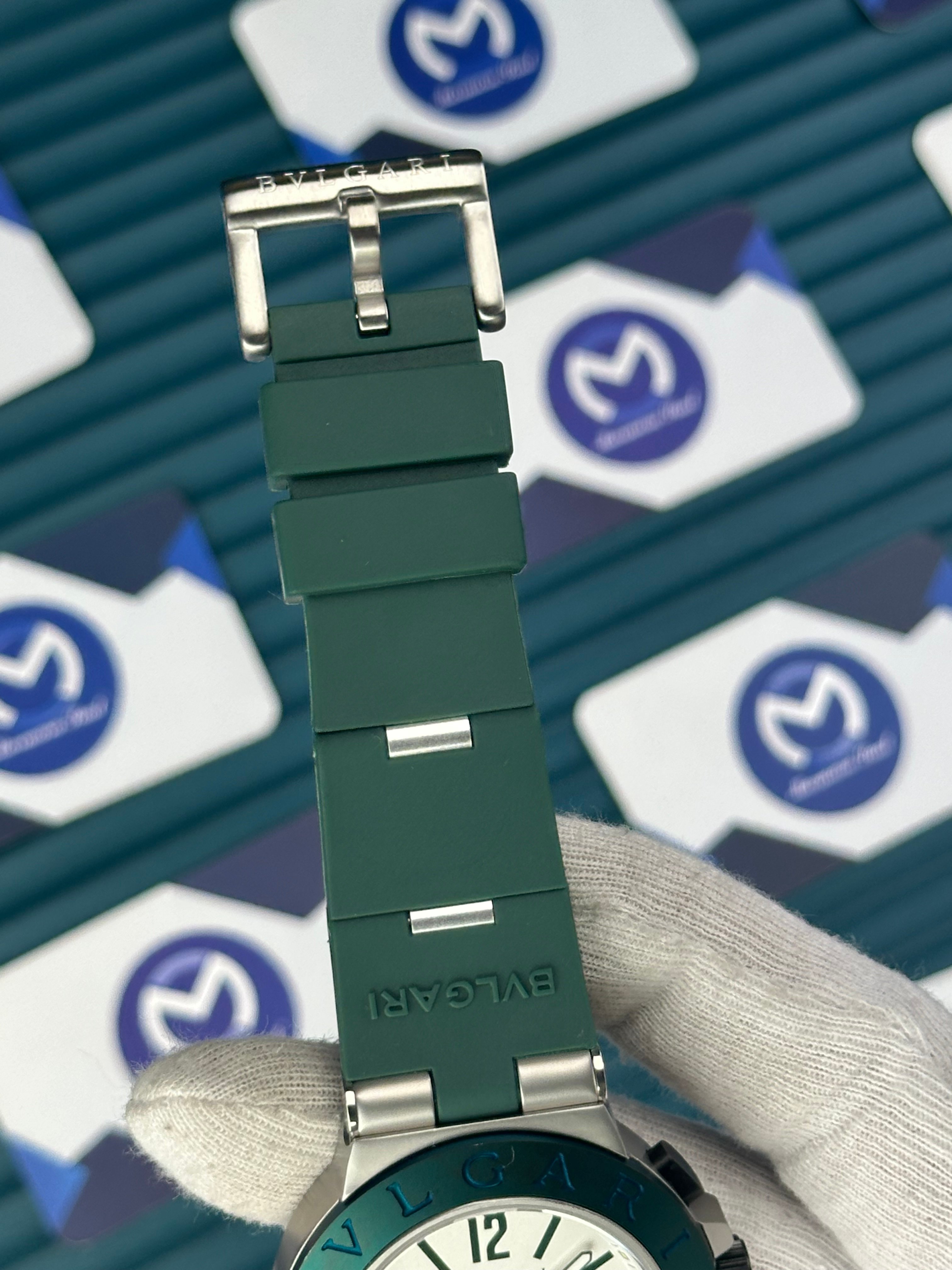 BVLGARI TITANYUM WHITE DIAL GREEN BEZEL CHRONOGRAPH GREEN RUBBER