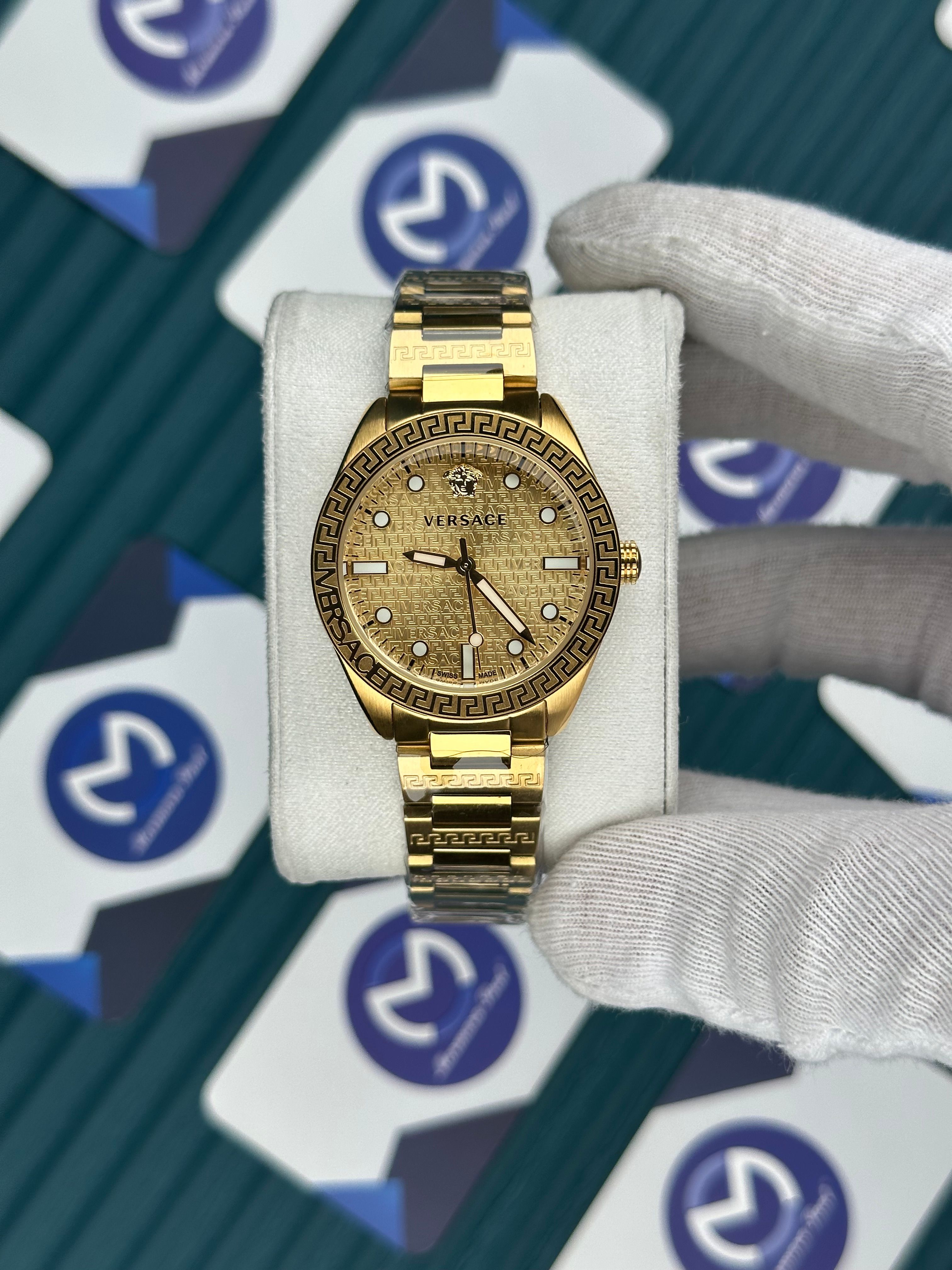 VERSACE 36 GOLD KADRAN DESENLİ BEZEL GOLD KORDON