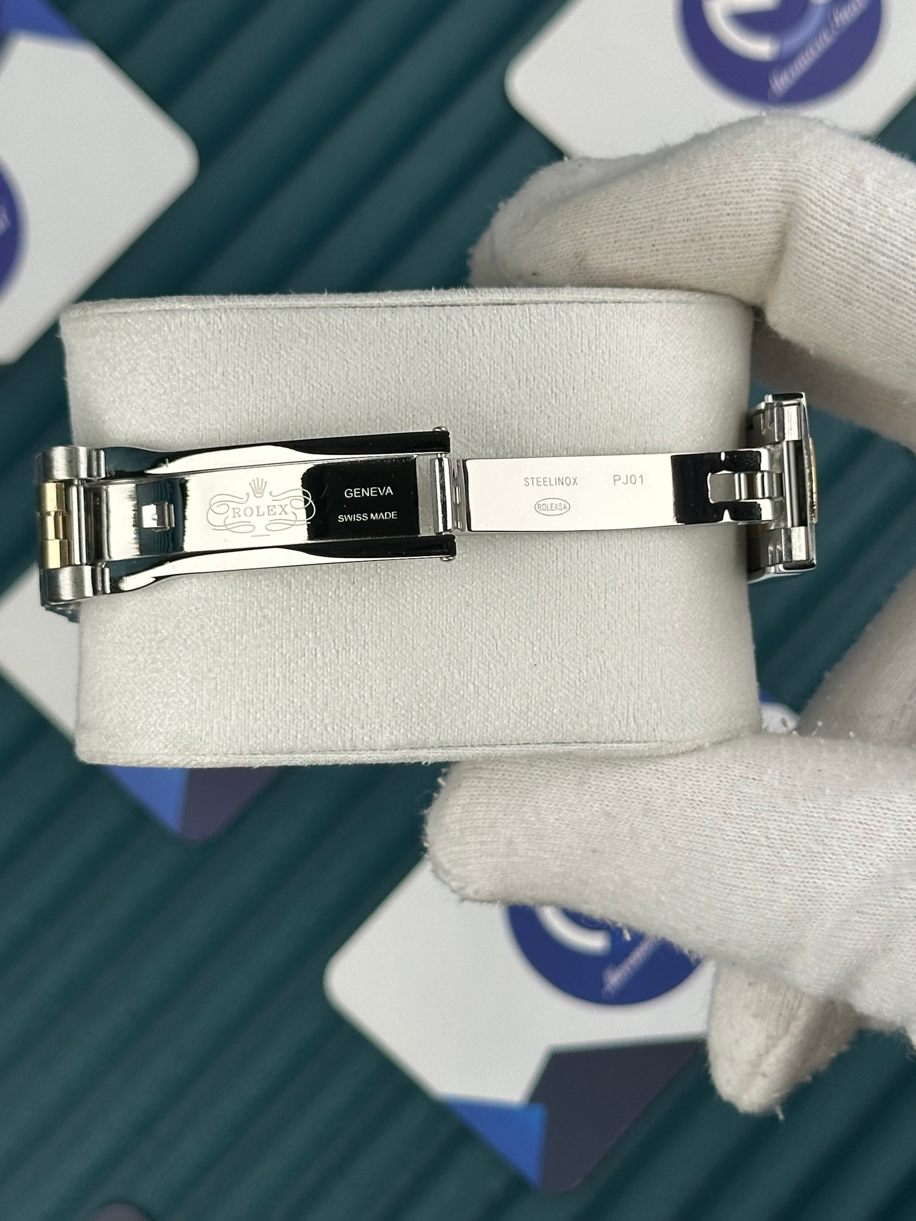 ROLEX 36 SİYAH KADRAN PIRLANTA BEZEL INDEX GOLD-SILVER JUBILEE