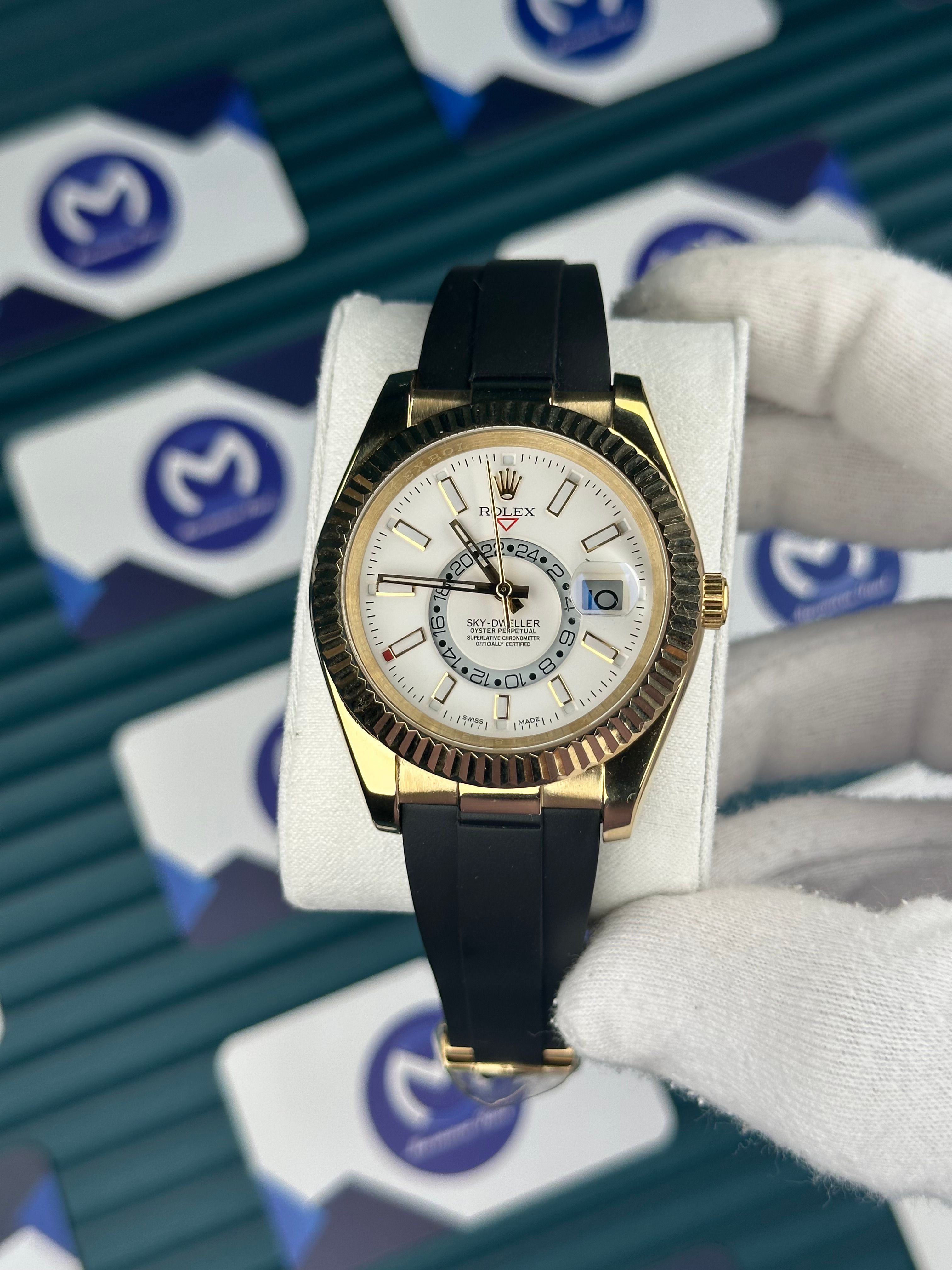 Rolex Sky Dweller Gold Kasa Beyaz Kadran Siyah Oysterflex