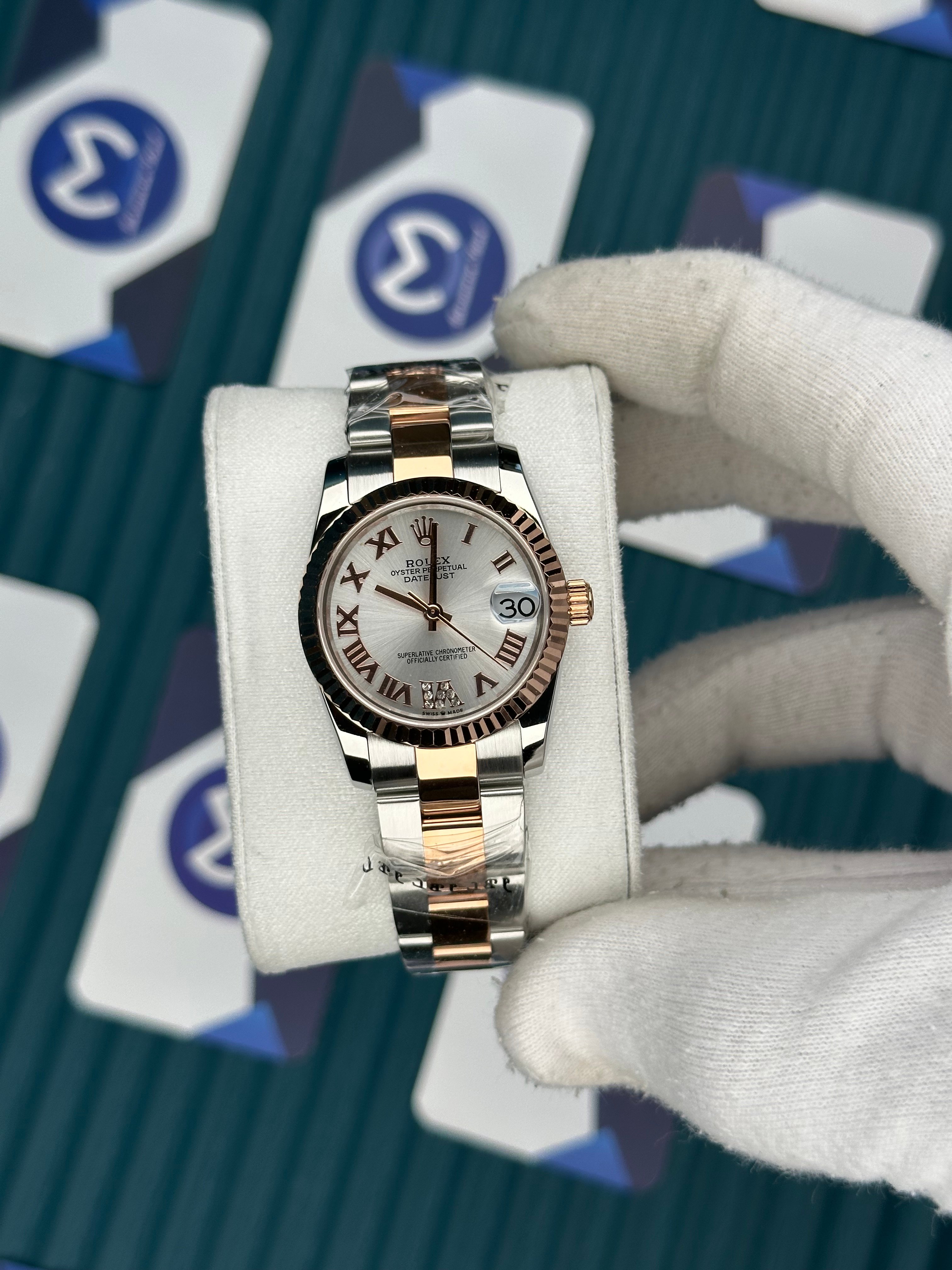 ROLEX 31 WHITE DIAL ROSE-SILVER OYSTER