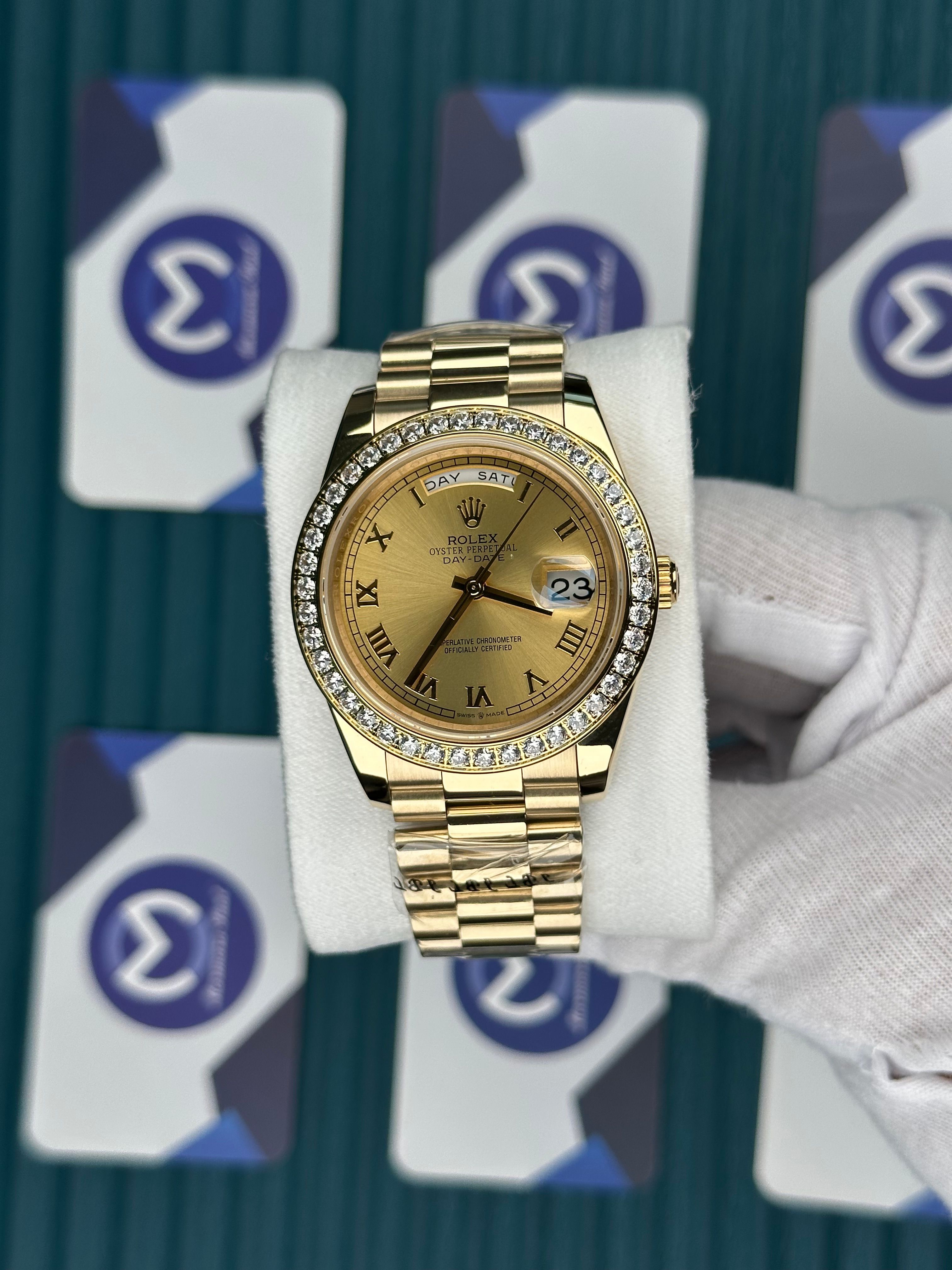 ROLEX DAY-DATE GOLD DIAL ROMA INDEX DIAMOND BEZEL GOLD PRESIDENT