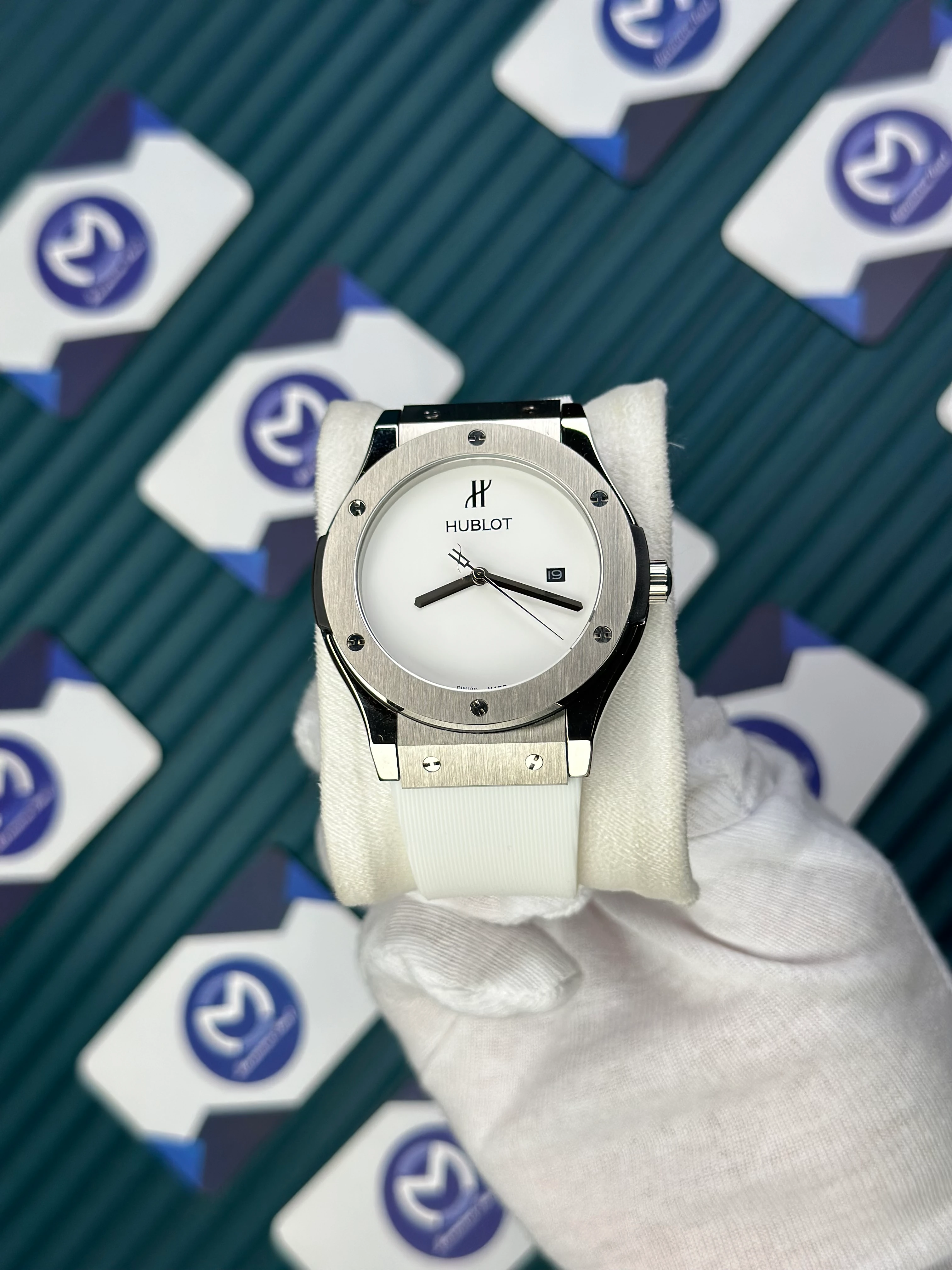 HUBLOT GENEVE AUTMATIC VENDOME WGITE DIAL NO INDEX SILVER CASE WHITE RUBBER CORD 