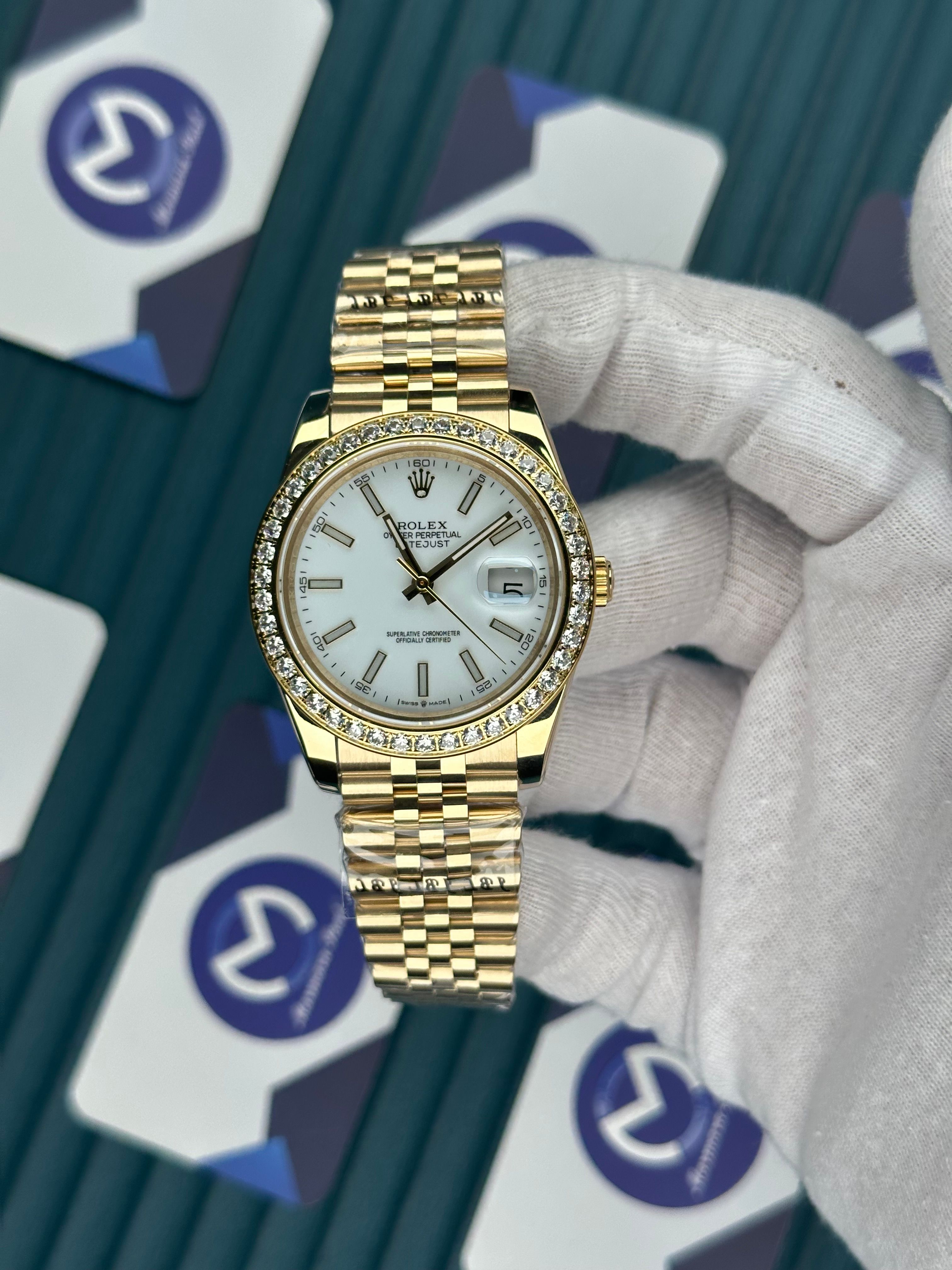 ROLEX DAETJUST WHITE DIAL DIAMOND BEZEL GOLD JUBILE