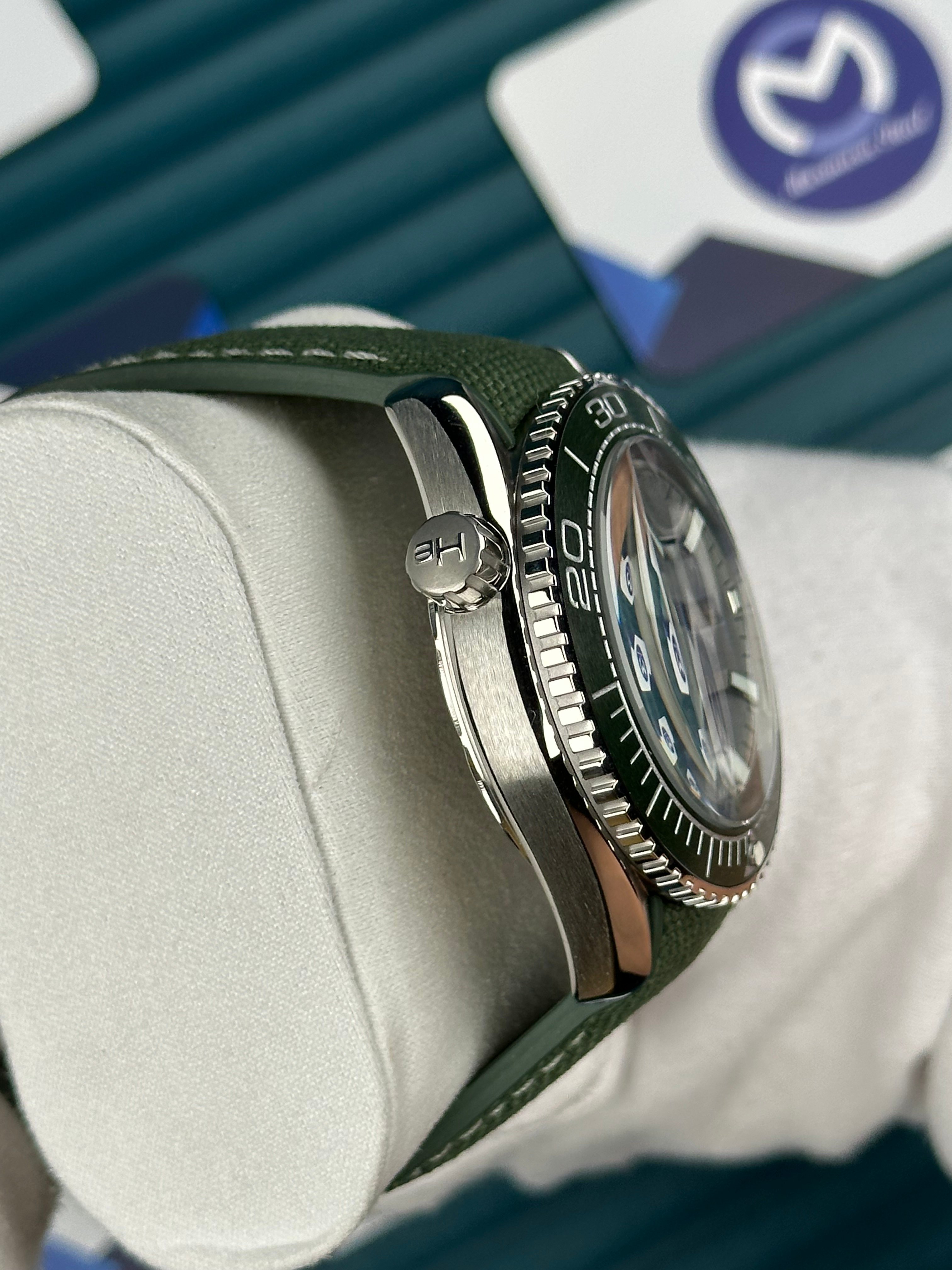 Omega Seamaster PVD Yeşil Kauçuk Kordon Gri Kadran