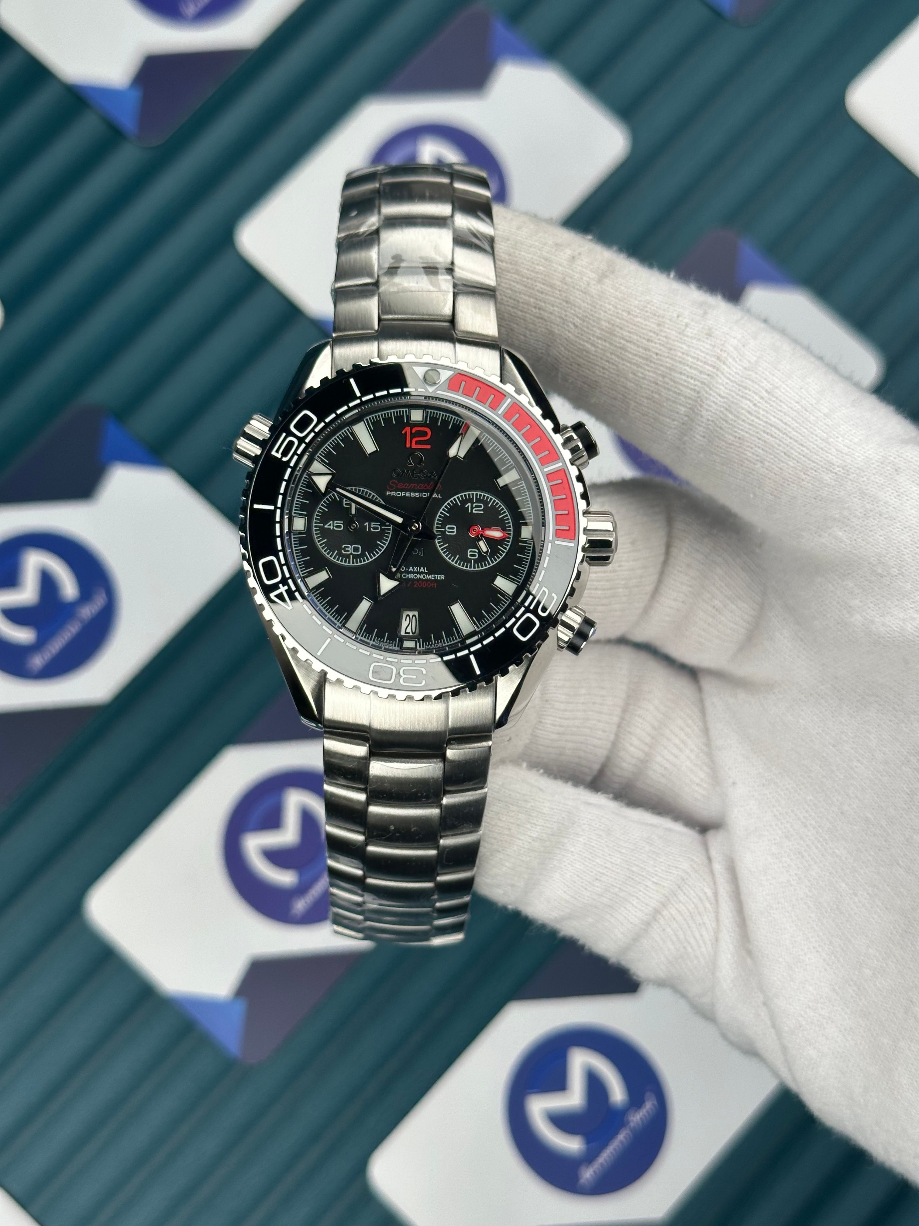 Omega Seamaster Planet Ocean Kırmızı Siyah Bezel Siyah Kadran 