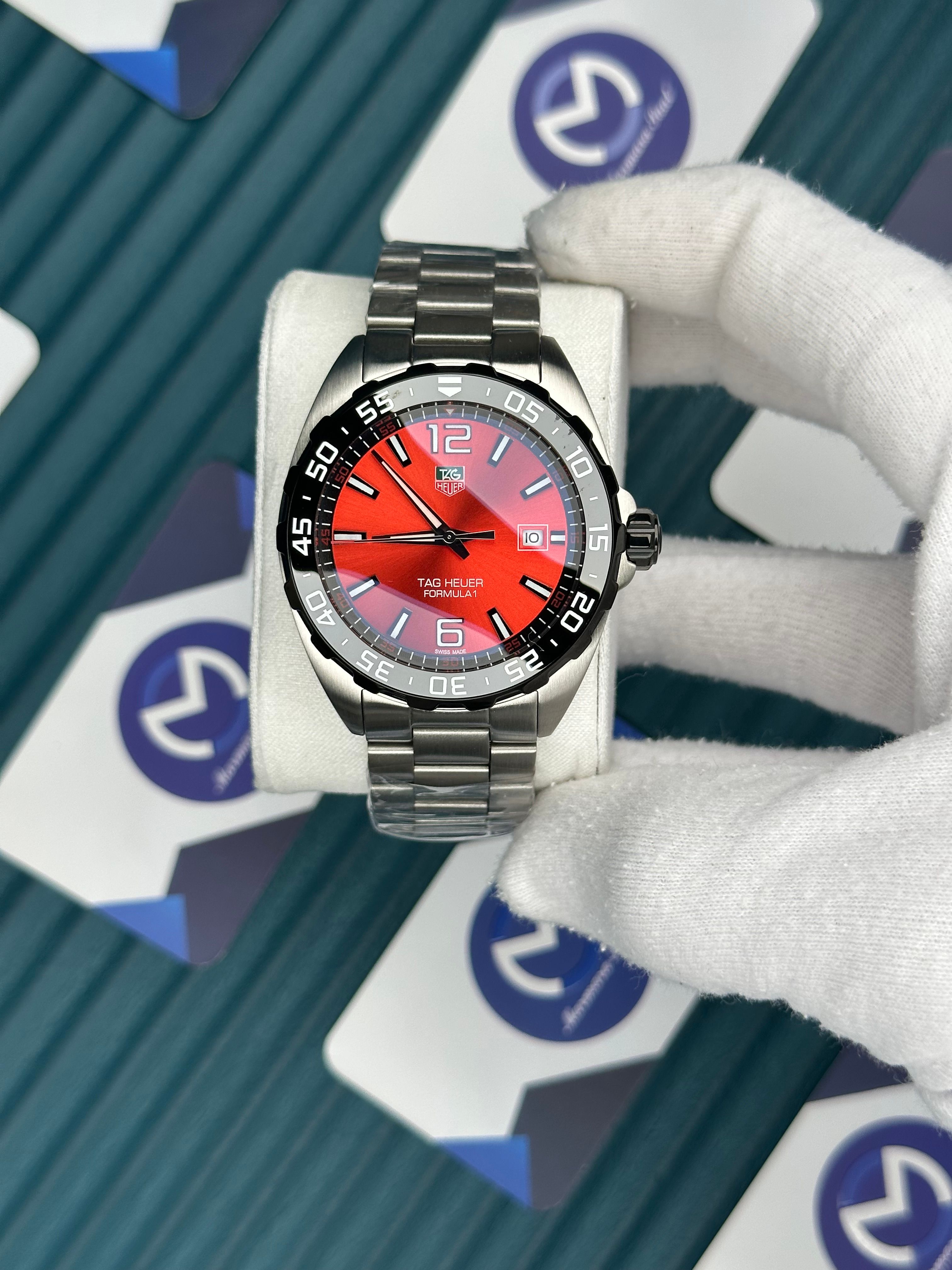 Tagheuer Formula 1 Otomatik Kırmızı Kadran Siyah Bezel