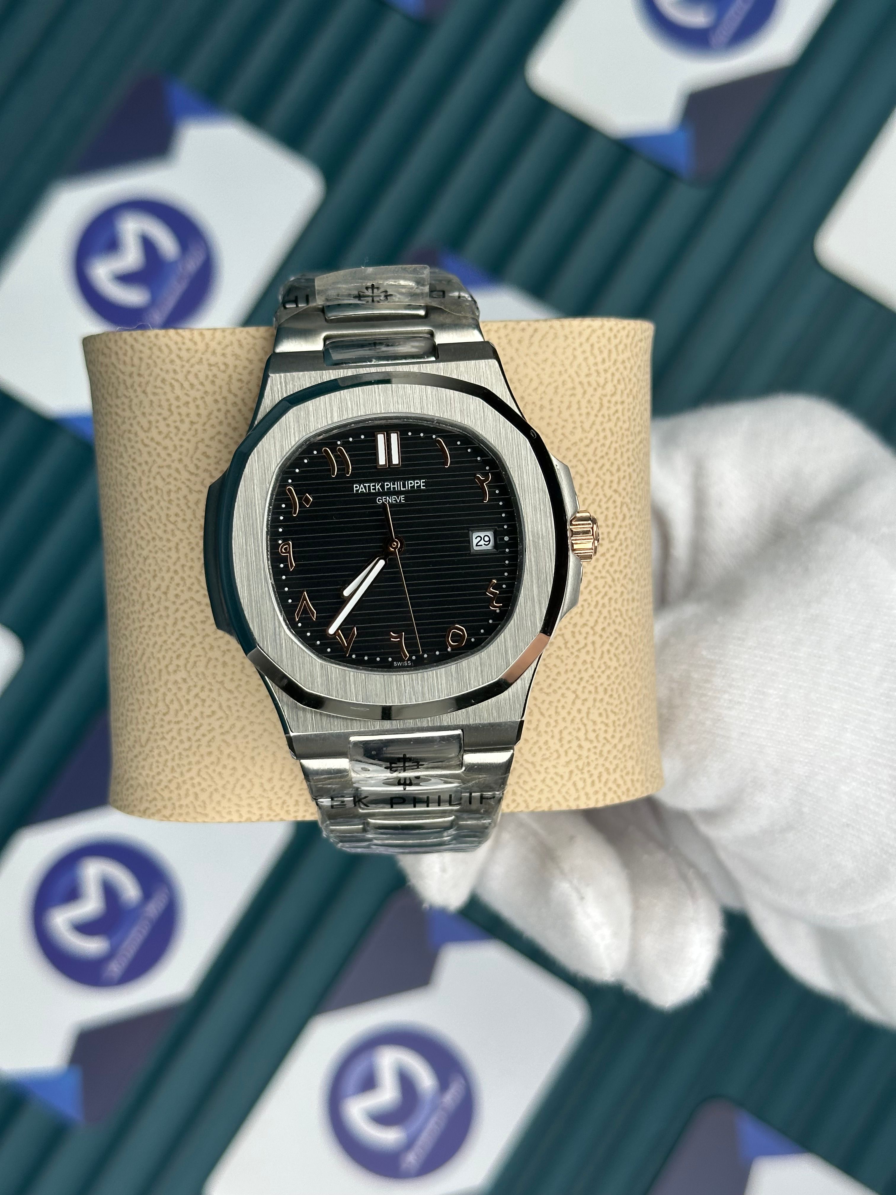 Patek Philippe Arapça Yazılı Siyah Kadran