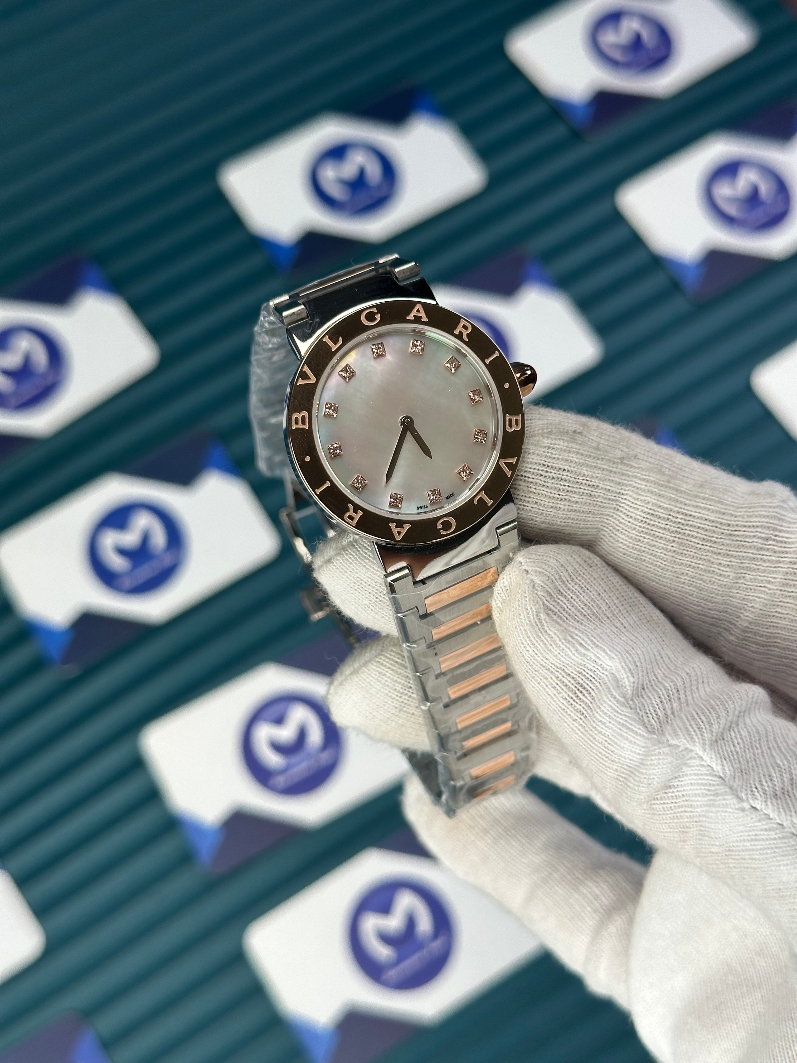 BVLGARI PEARLESCENT WHITE DIAL GOLD BEZEL DIAMOND INDEX GOLD-SILVER CORD