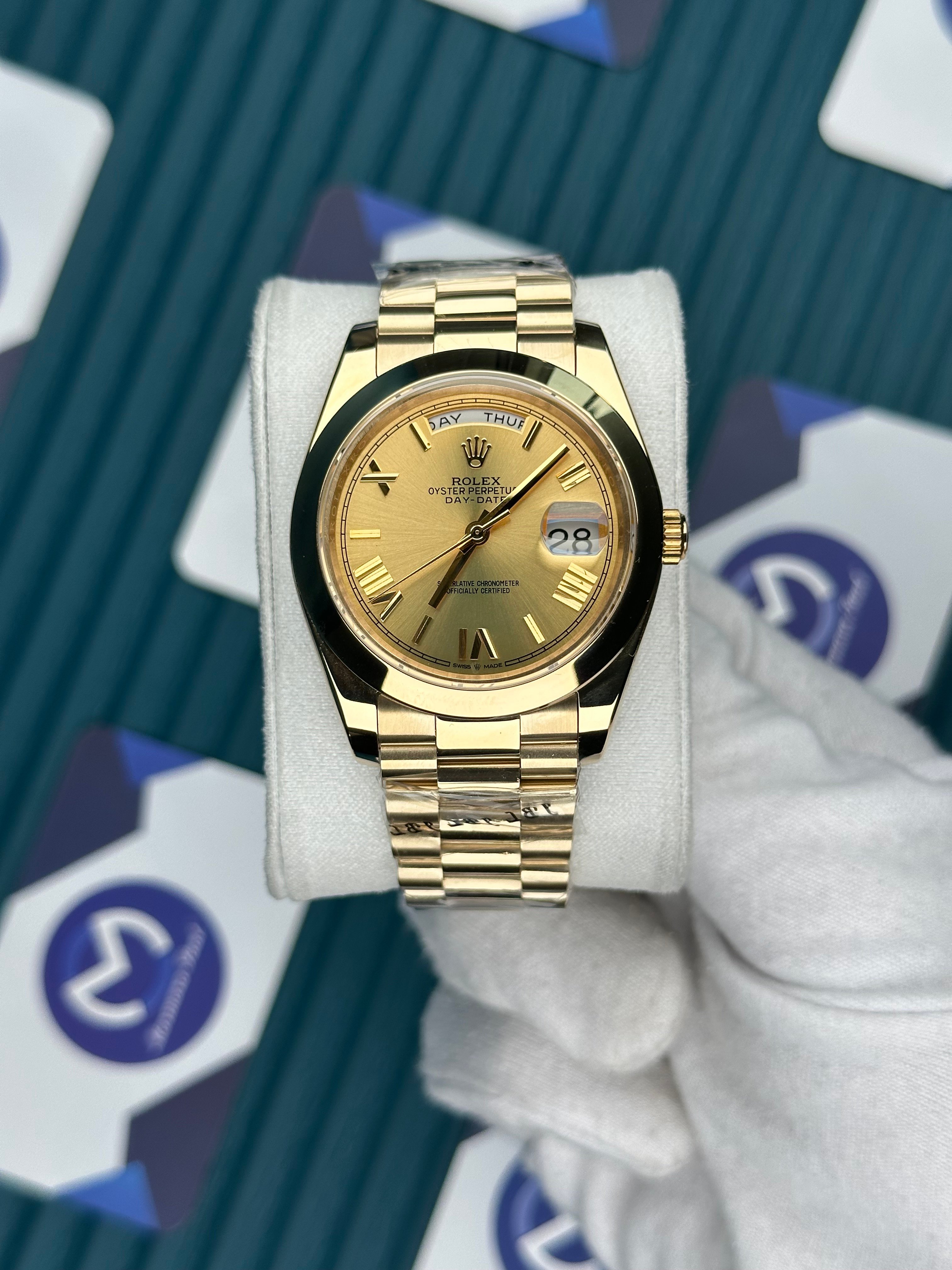 ROLEX DAY-DATE GOLD DIAL OVAL BEZEL GOLD ROMA INDEX GOLD PRESIDENT