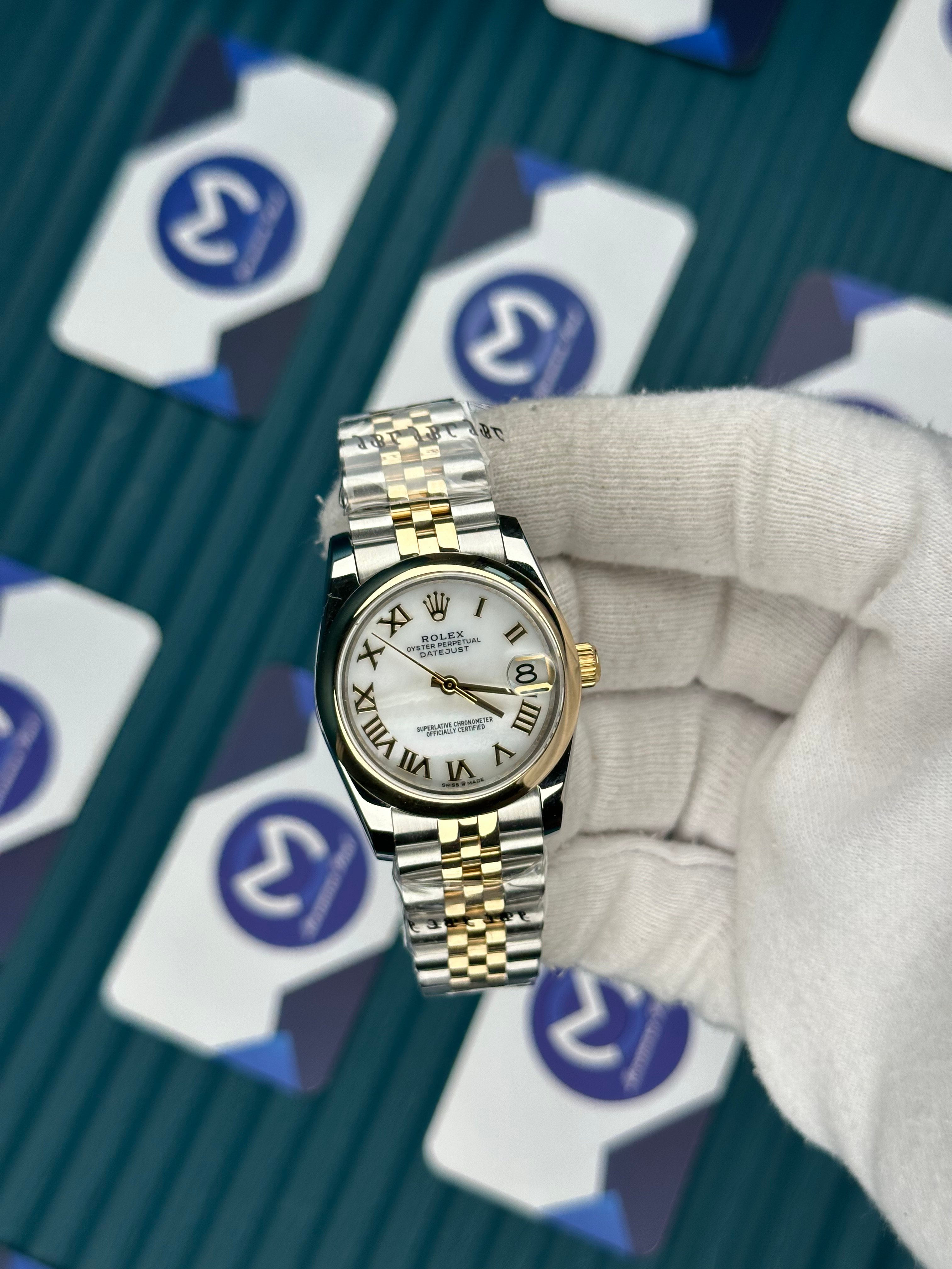 ROLEX 31 OVAL BEZEL SEDEFLİ BEYAZ KADRAN JUBILEE