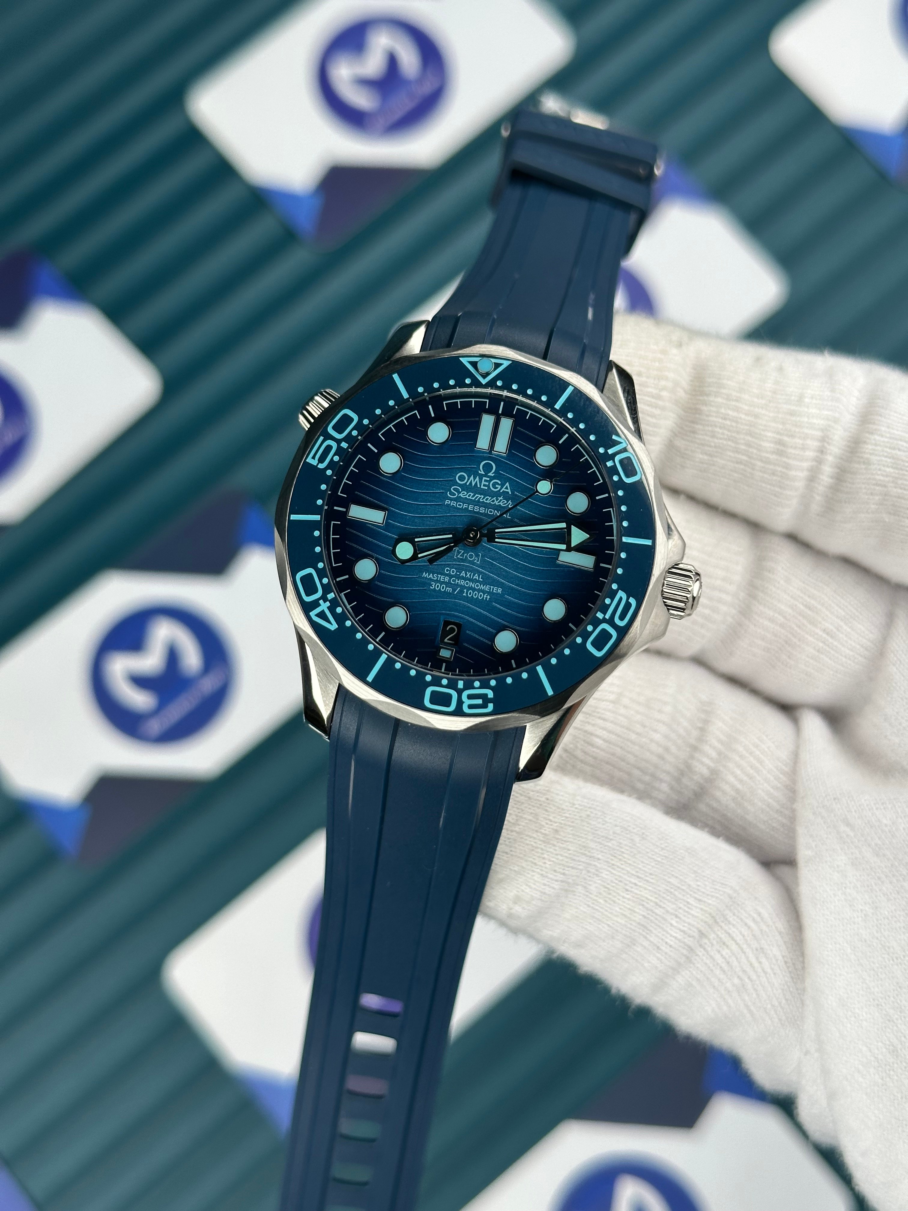 Omega Seamaster Diver 300m Otomatik Mavi Kauçuk Kordon