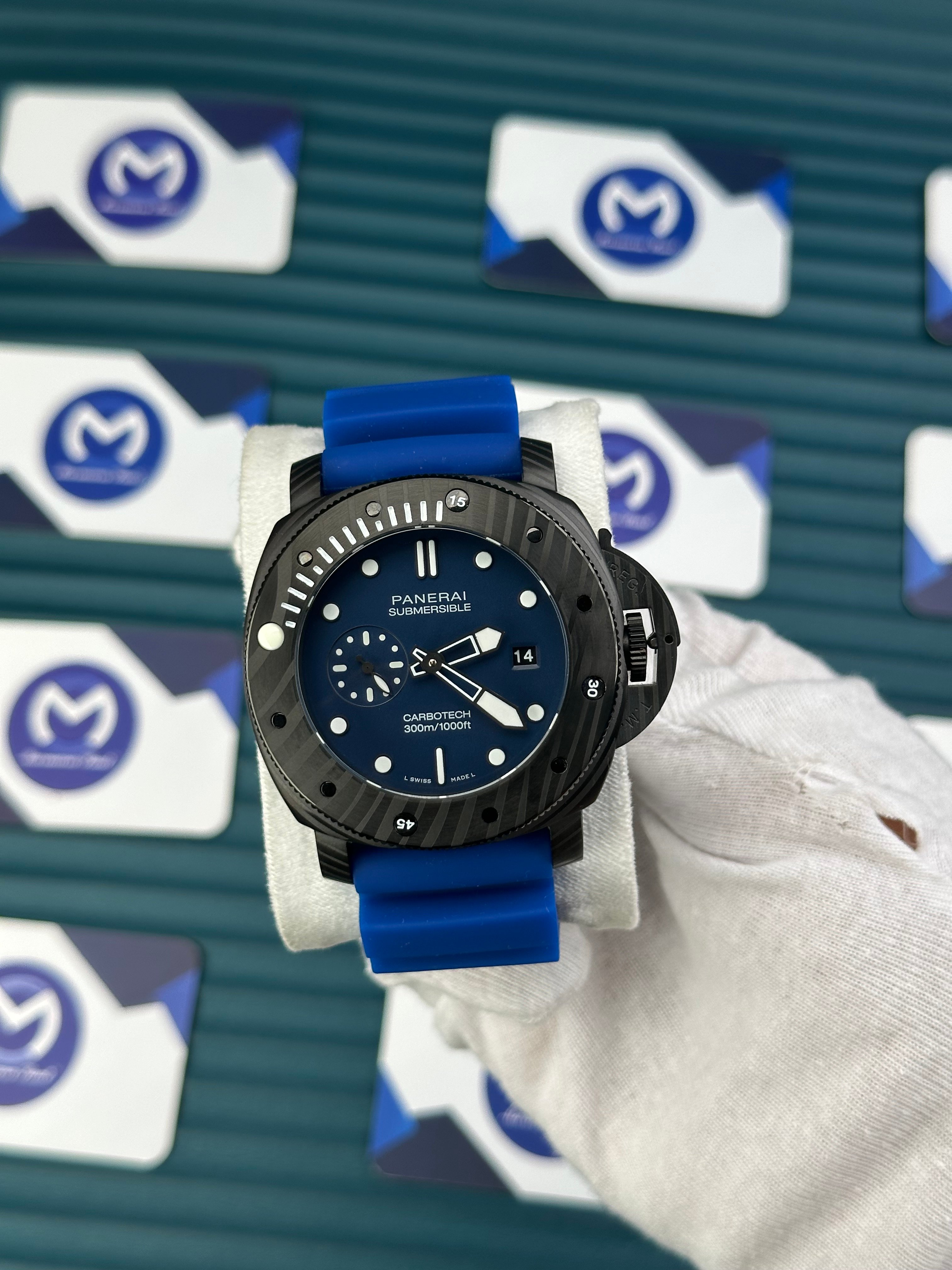 PANERAI SUBMERSIBLE CARBOTECH BLUE DIAL BLUE RUBBER CORD