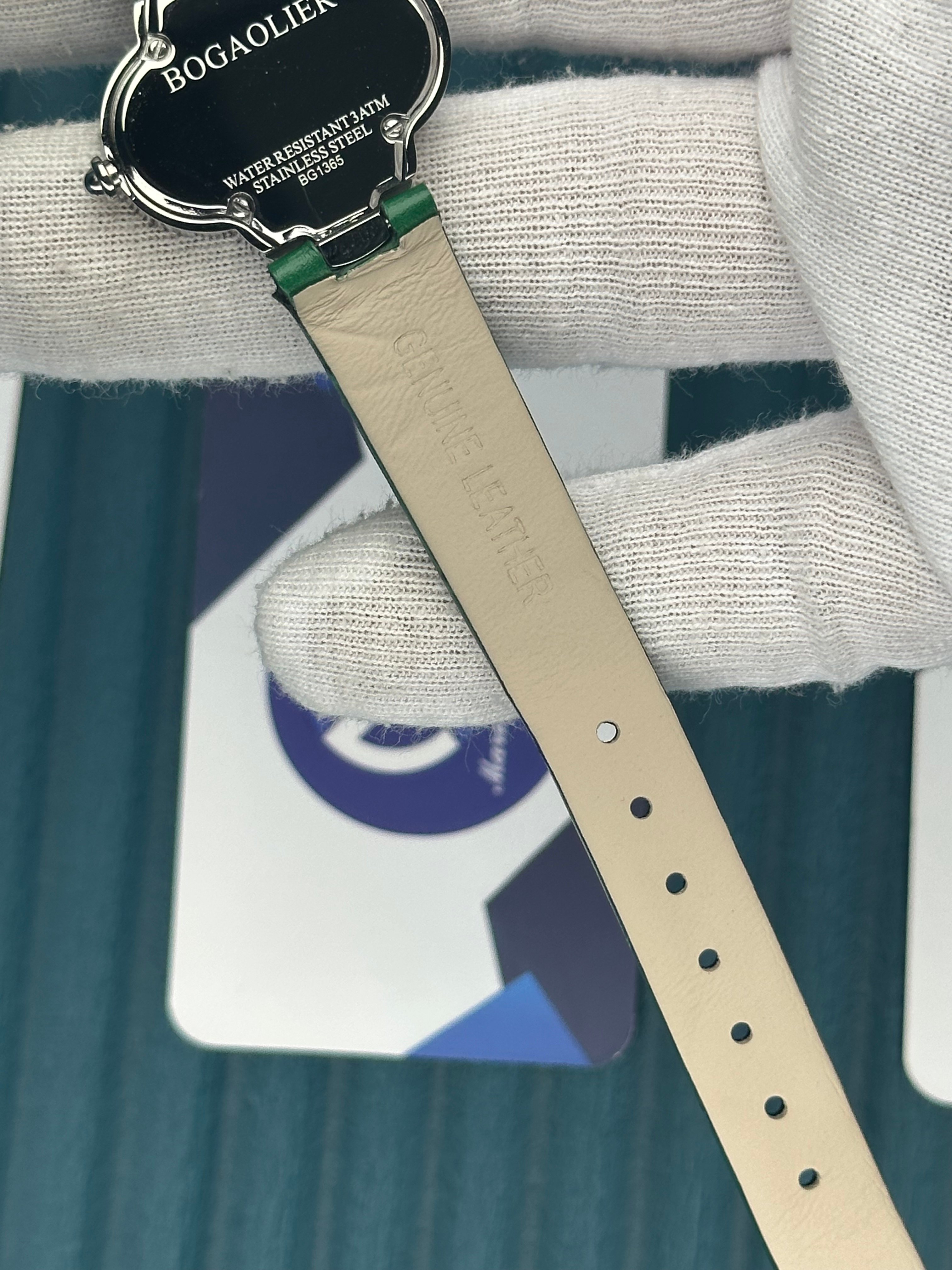 VAN CLEEF & ARPELS LINE GREEN DIAL DIAMOND BEZEL SILVER CASE GREEN LEATHER CORD