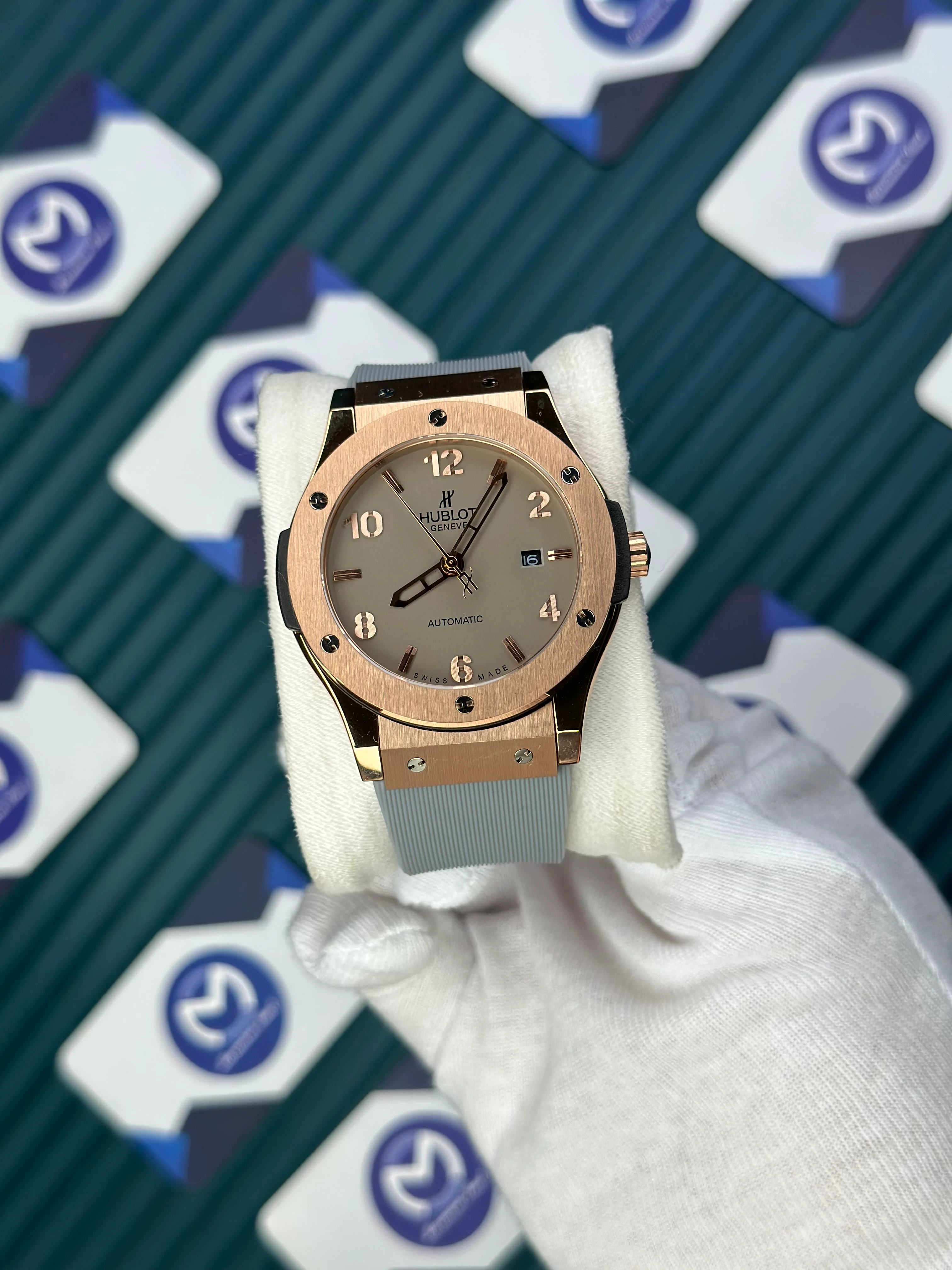 HUBLOT GENEVE AUTOMATIC VENDOME CREAM DIAL ROSE CASE GREY RUBBER CORD 