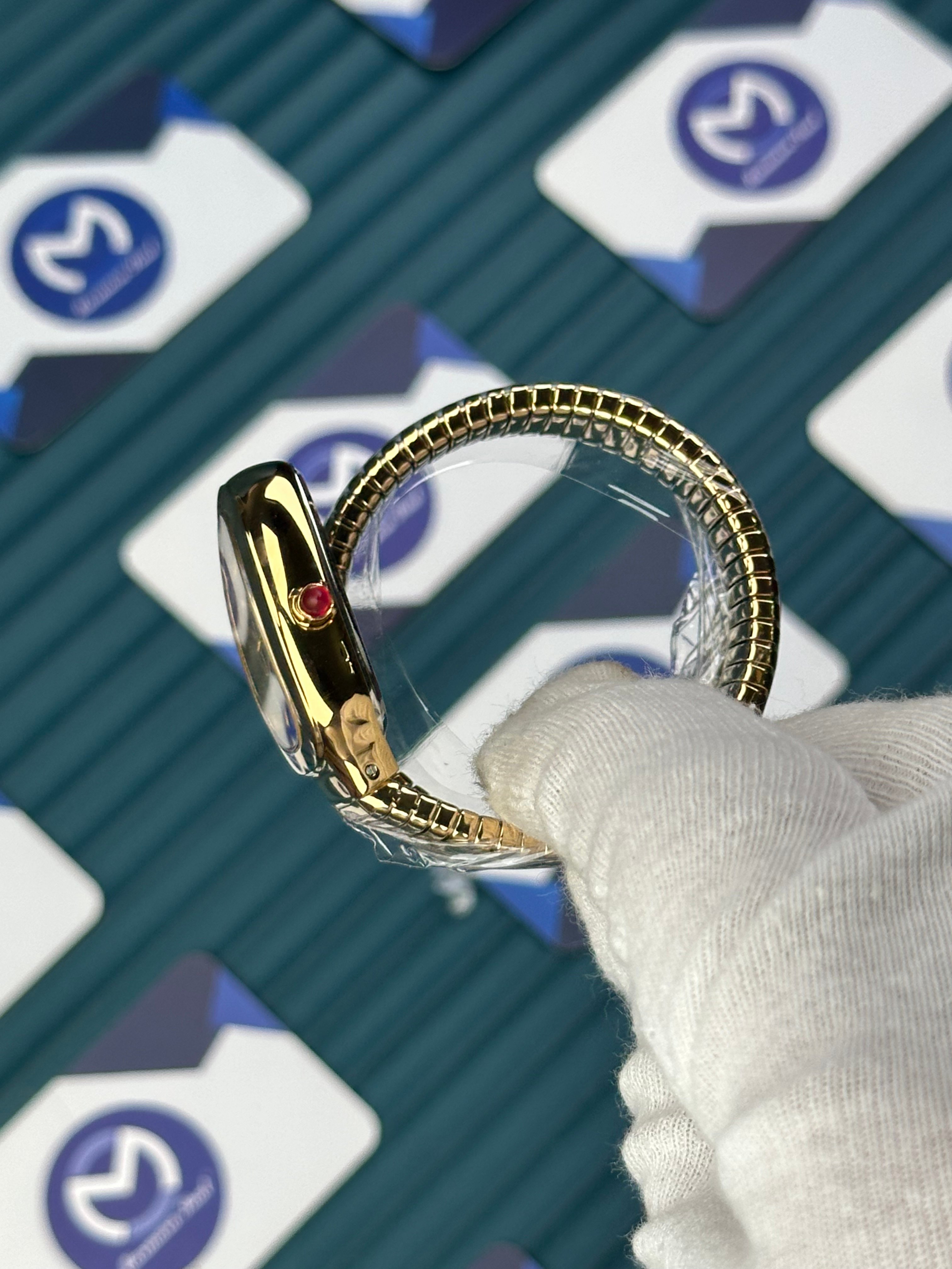 BVLGARI SERPENTI BLACK DIAL GOLD SHORT TUBOGAS