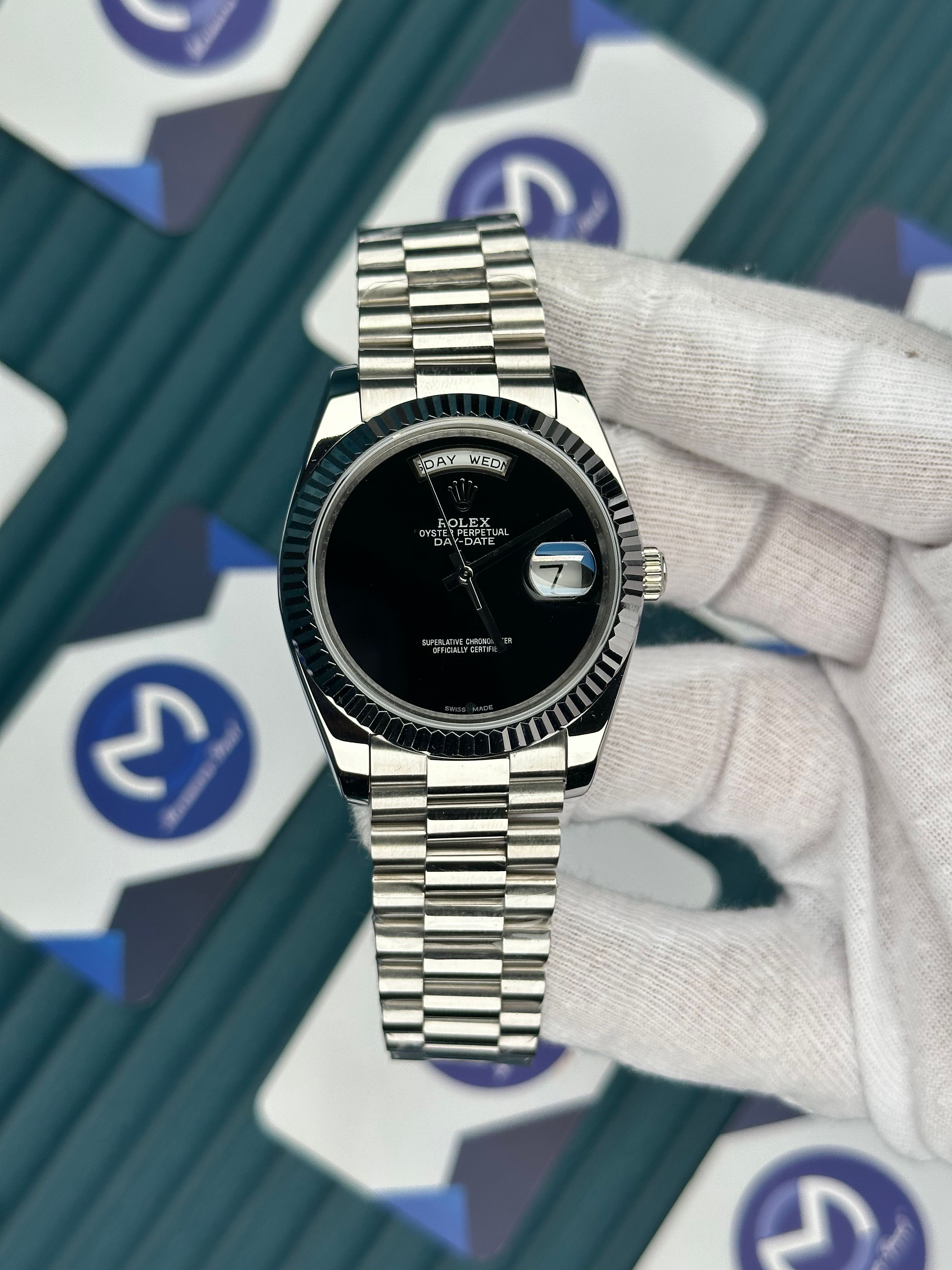 ROLEX DAY-DATE BLACK DIAL NO INDEX SILVER PRESIDENT