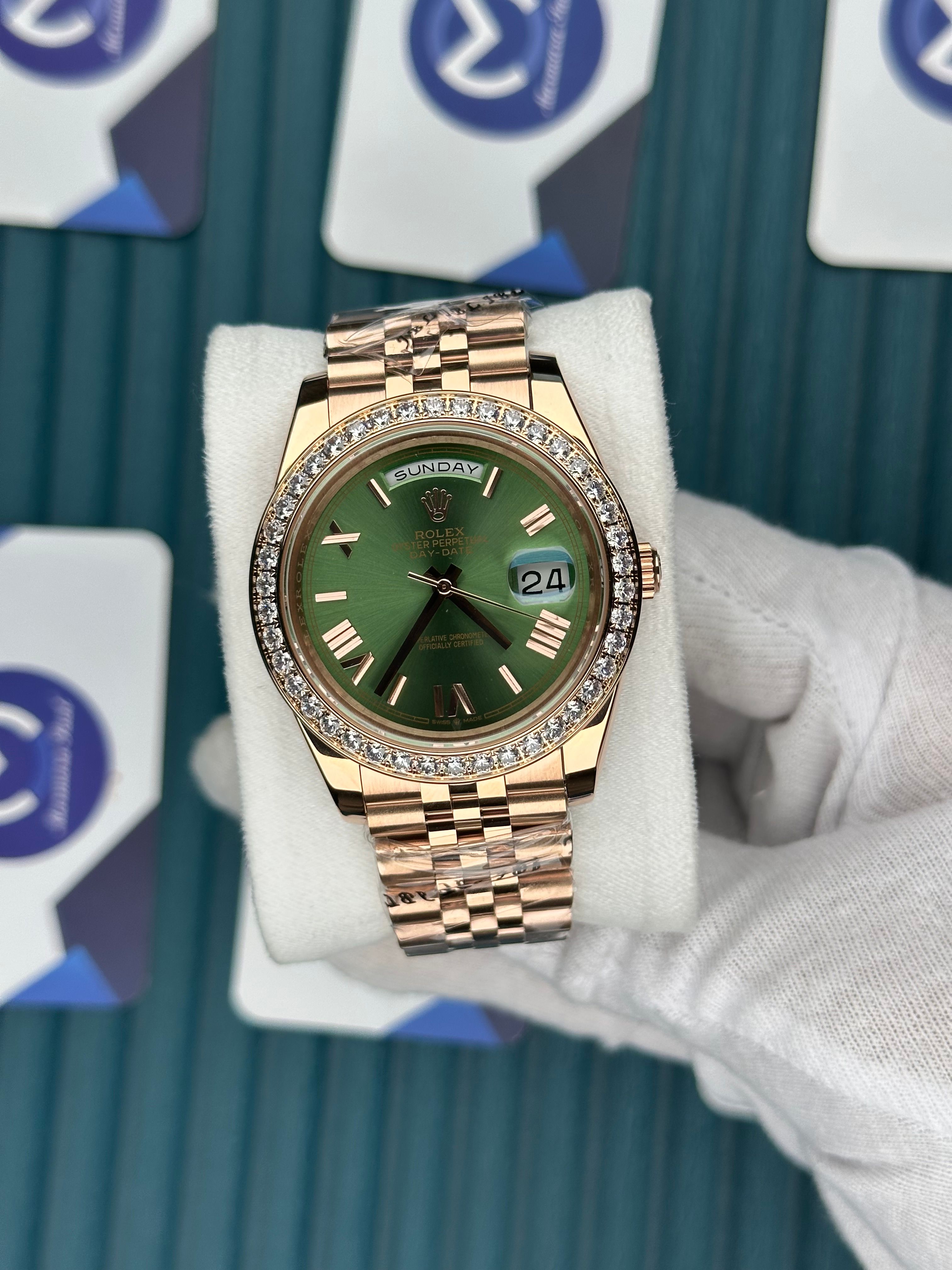 ROLEX DAY-DATE GREEN DIAL DIAMOND BEZEL ROSE JUBILE