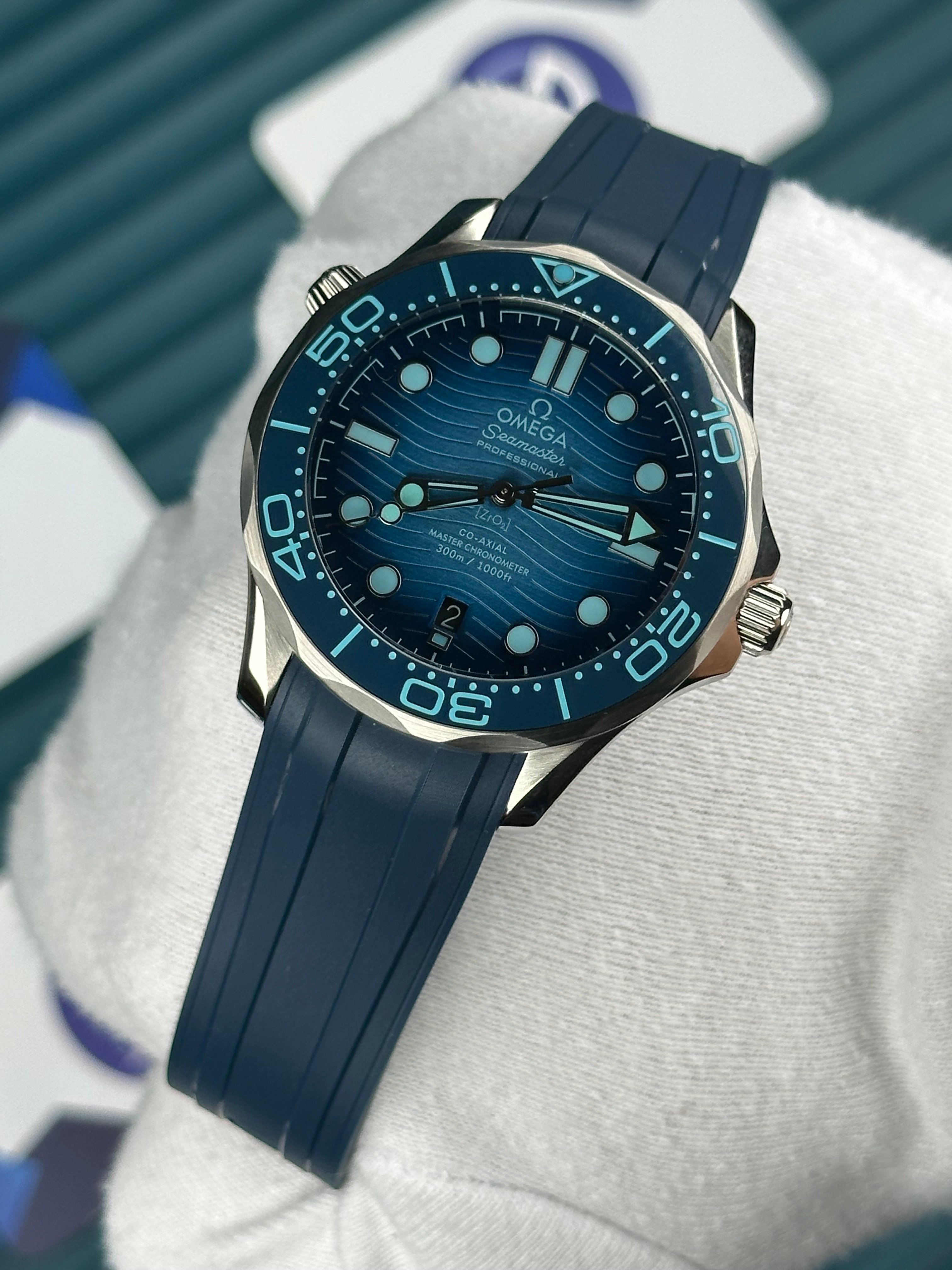 Omega Seamaster Diver 300m Otomatik Mavi Kauçuk Kordon