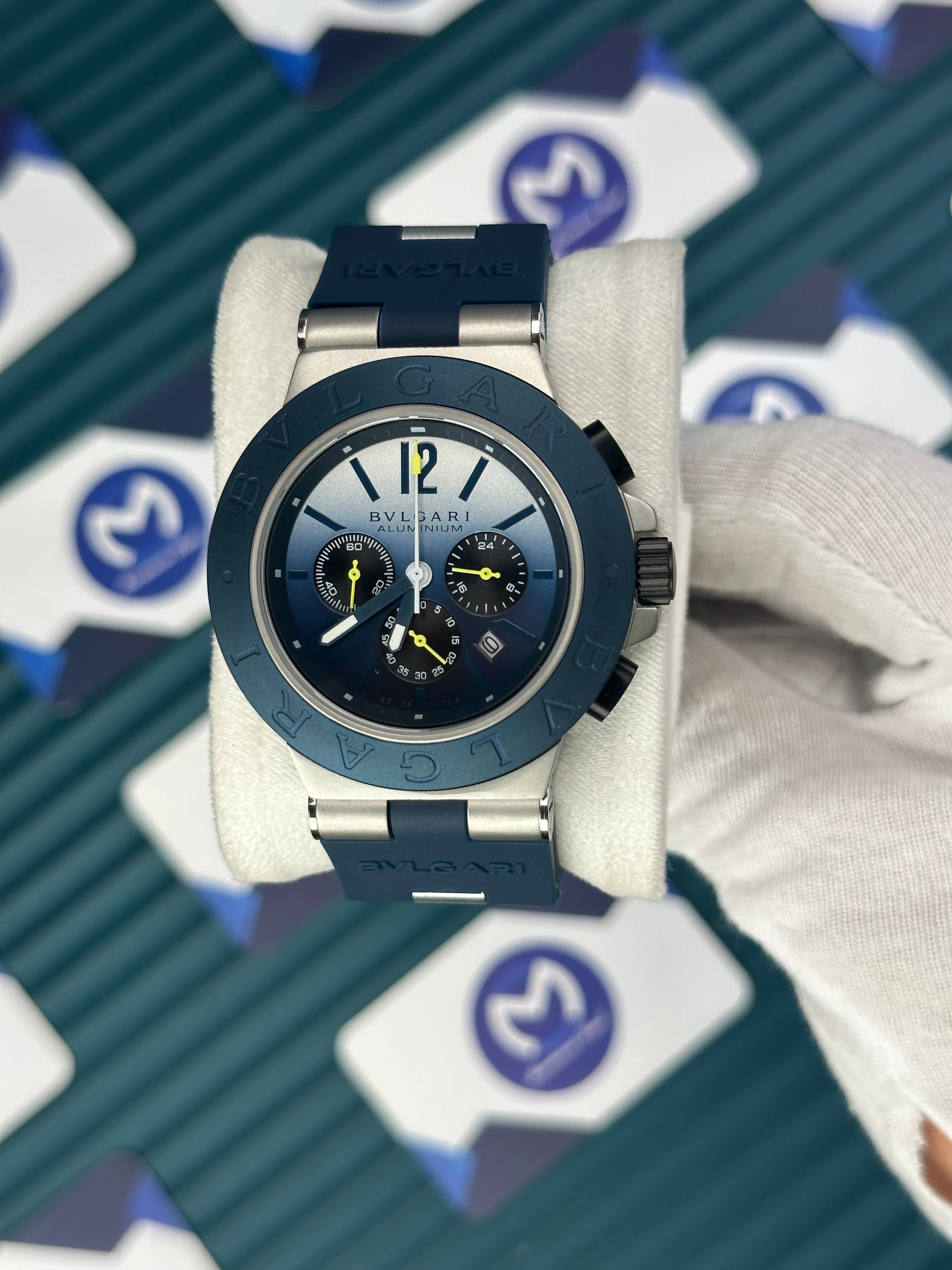 BVLGARI TITANYUM WHITE BLUE DIAL BLUE BEZEL CHRONOGRAPH BLUE RUBBER