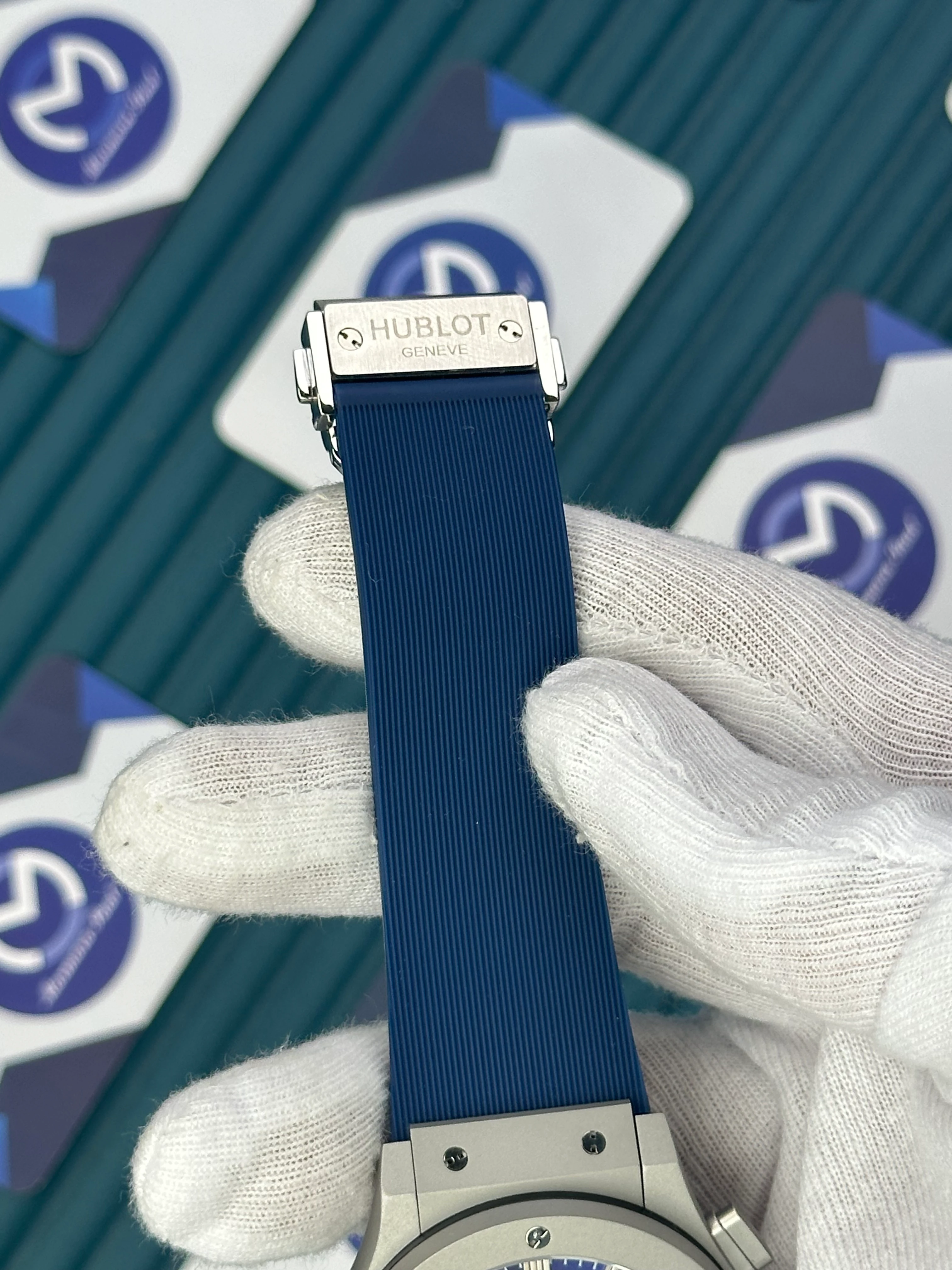 HUBLOT AUTOMATIC CHRONOGRAPH BLUE DIAL GREY CASE BLUE RUBBER 