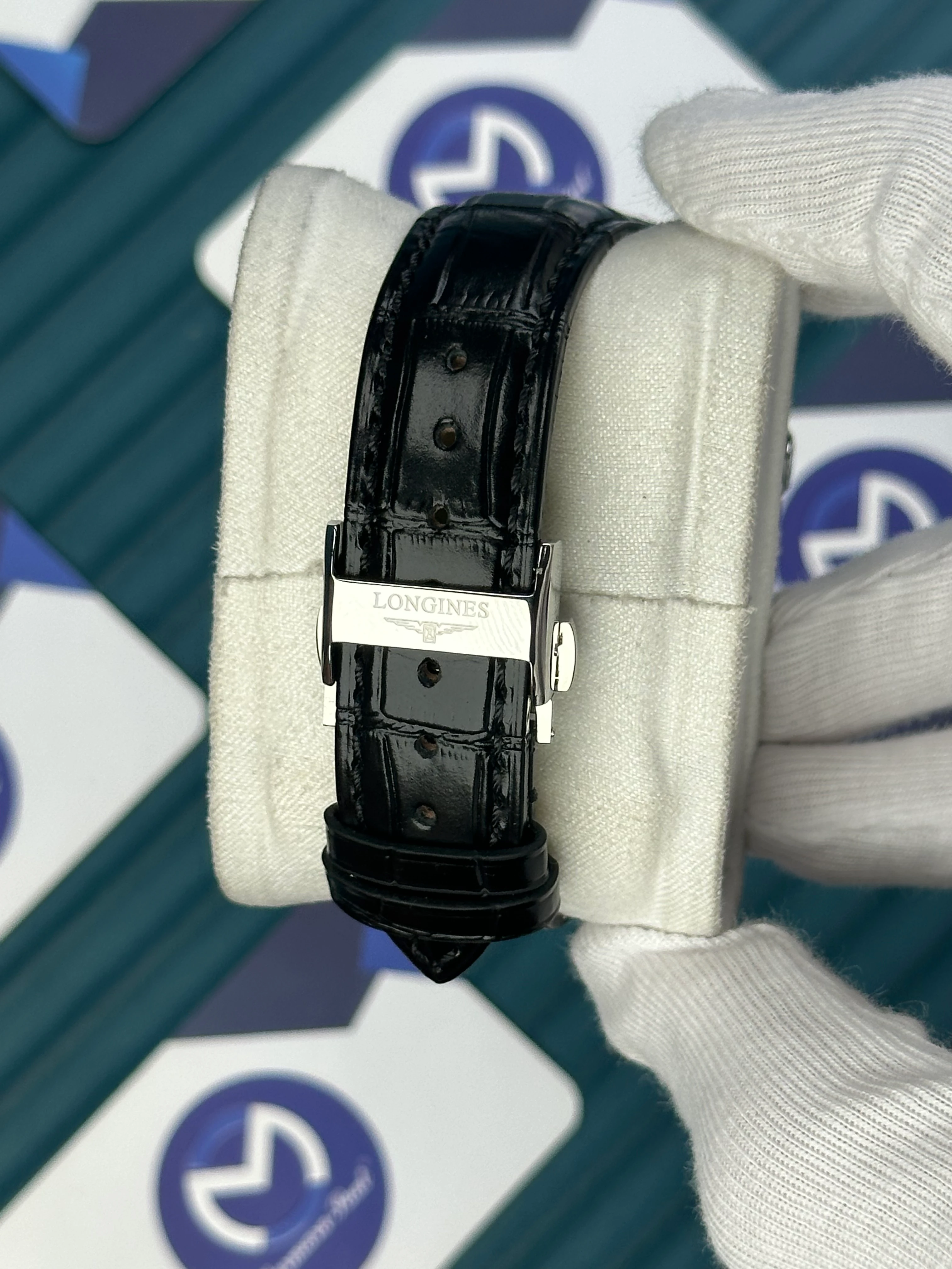 LONGINES CONQUEST AUTOMATIC WHITE DIAL BLACK CHRONOGRAPH BLACK LEATHER 