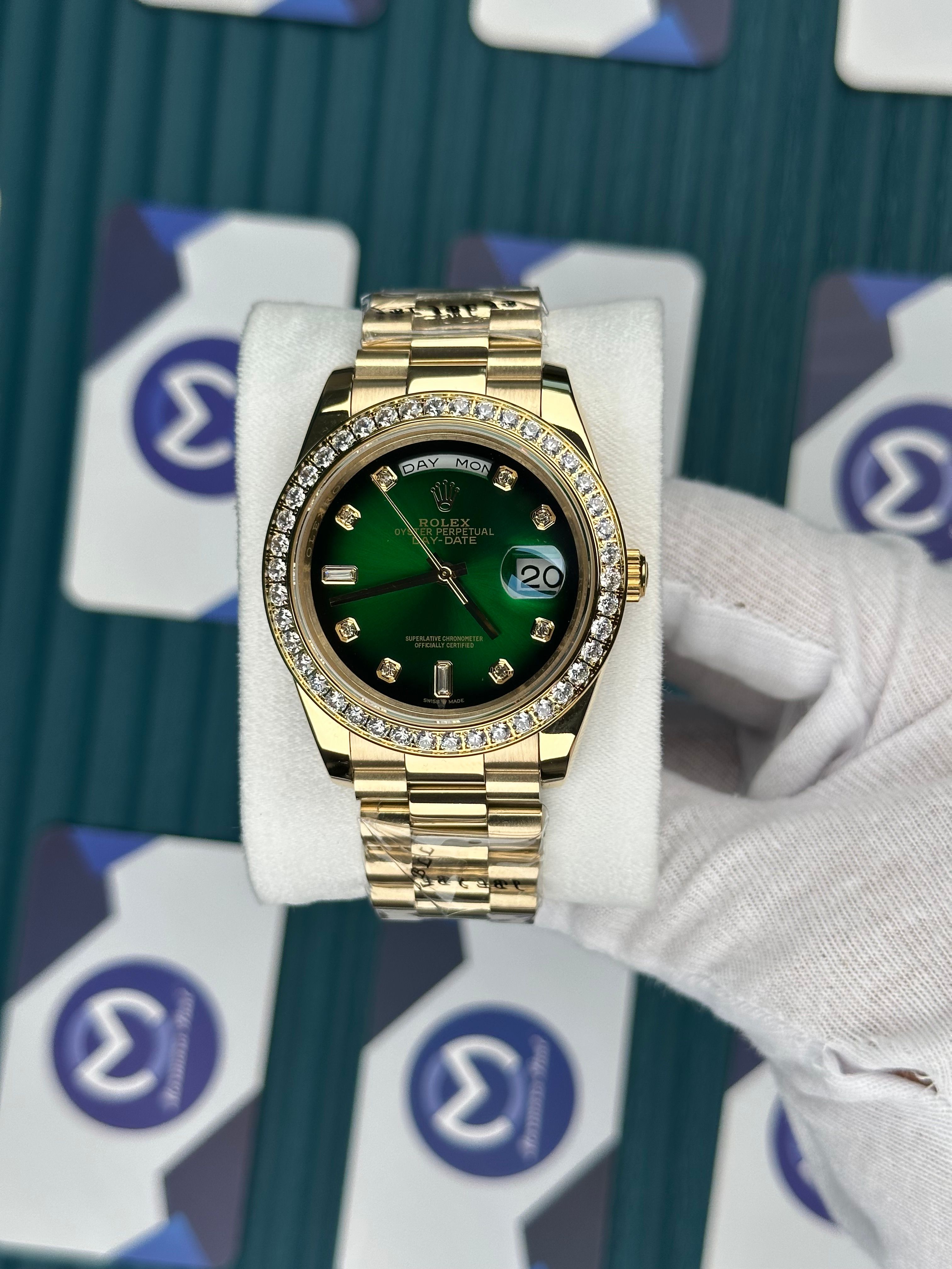 ROLEX DAY-DATE GREEN DIAL DIAMOND INDEX AND BEZEL GOLD PRESIDENT