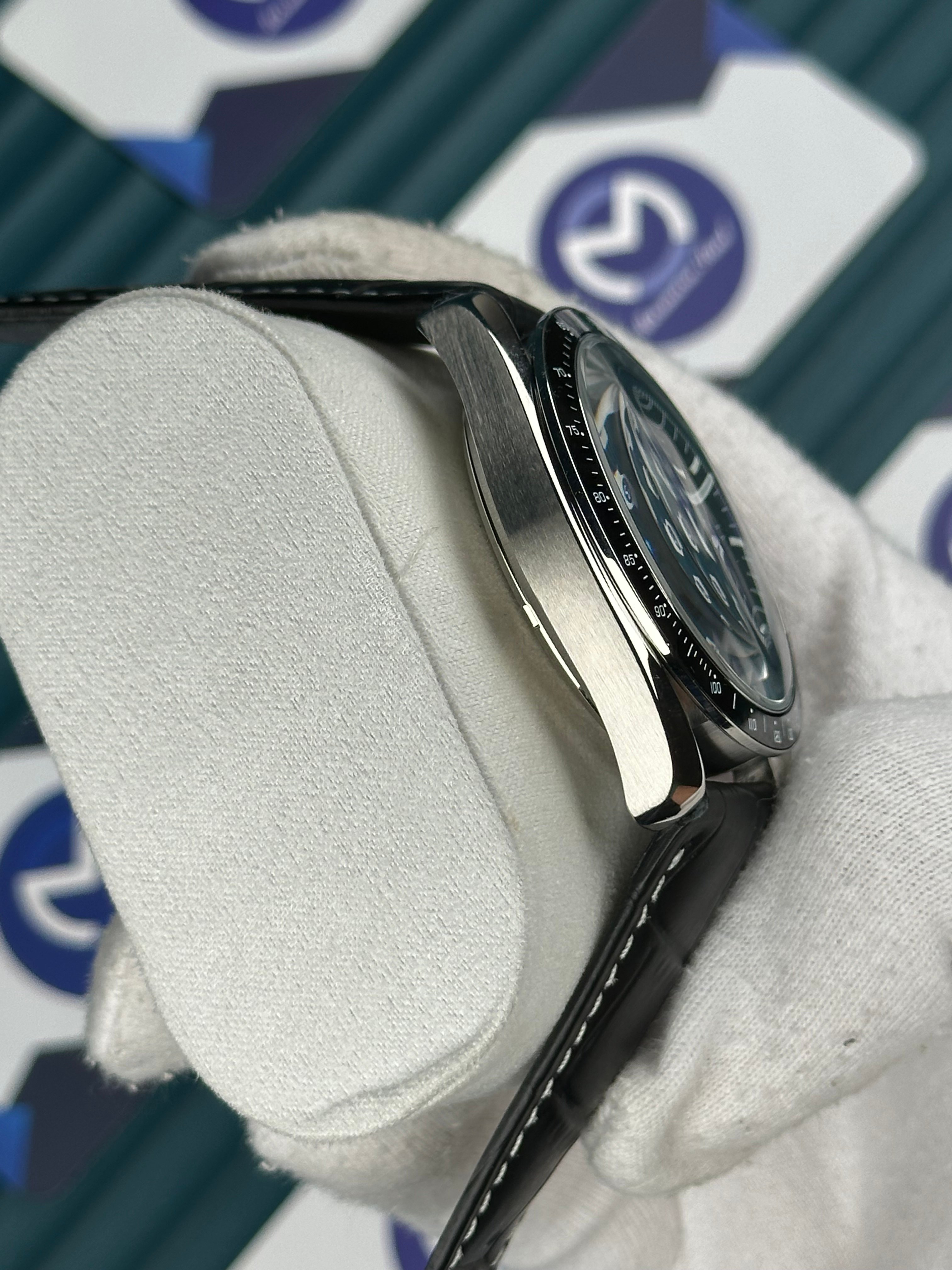 Omega Speedmaster Racing Silver 