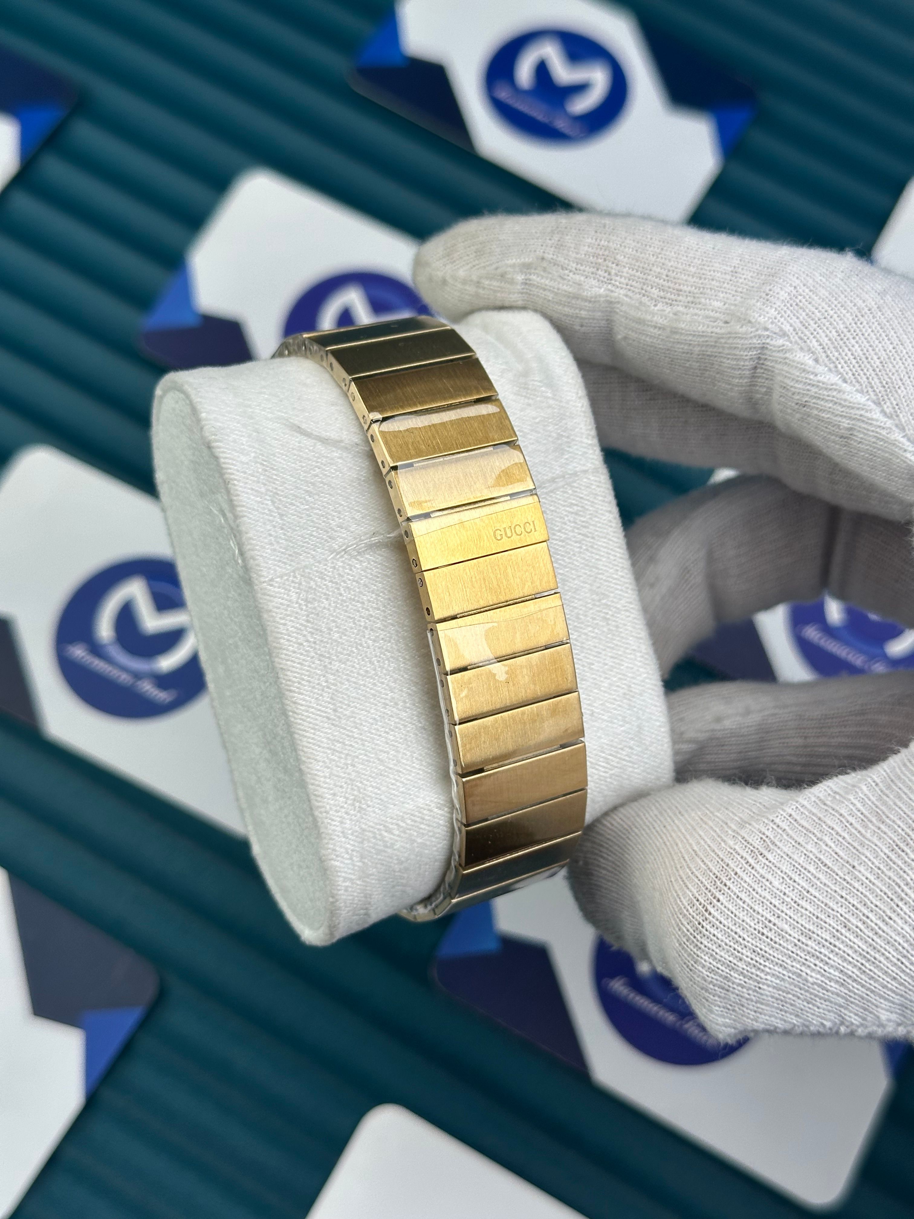 GUCCI WOMAN DIAMOND CUT GREEN DIAL GOLD CORD