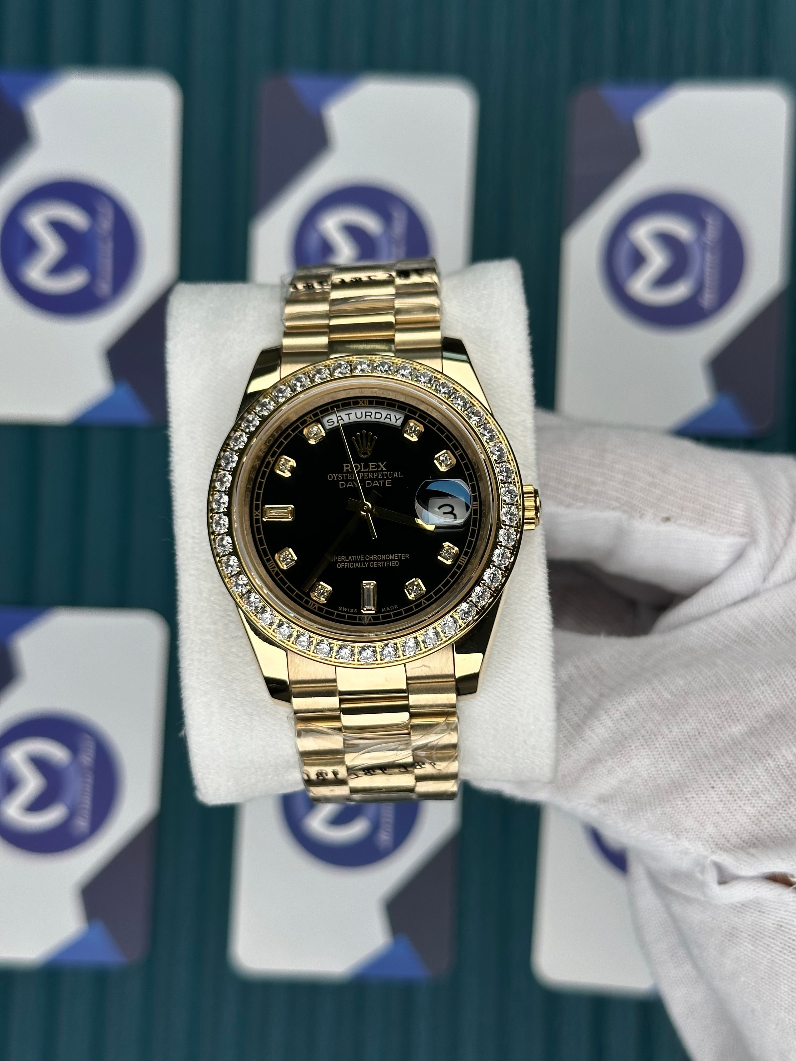 ROLEX DAY-DATE BLACK DIAL DIAMOND INDEX AND BEZEL GOLD PRESIDENT 