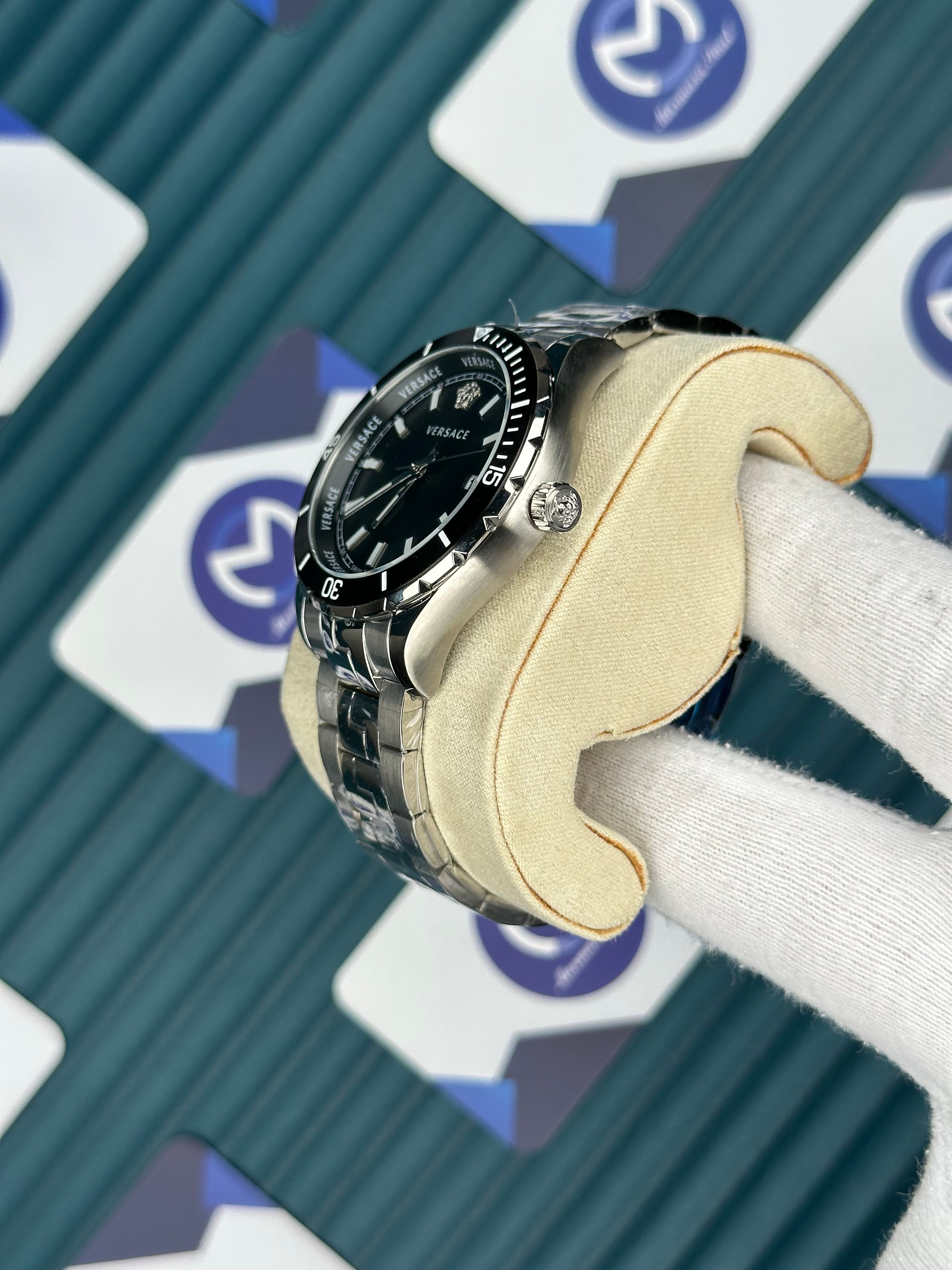 Versace Gümüş Kordon Siyah Kadran Klasik 