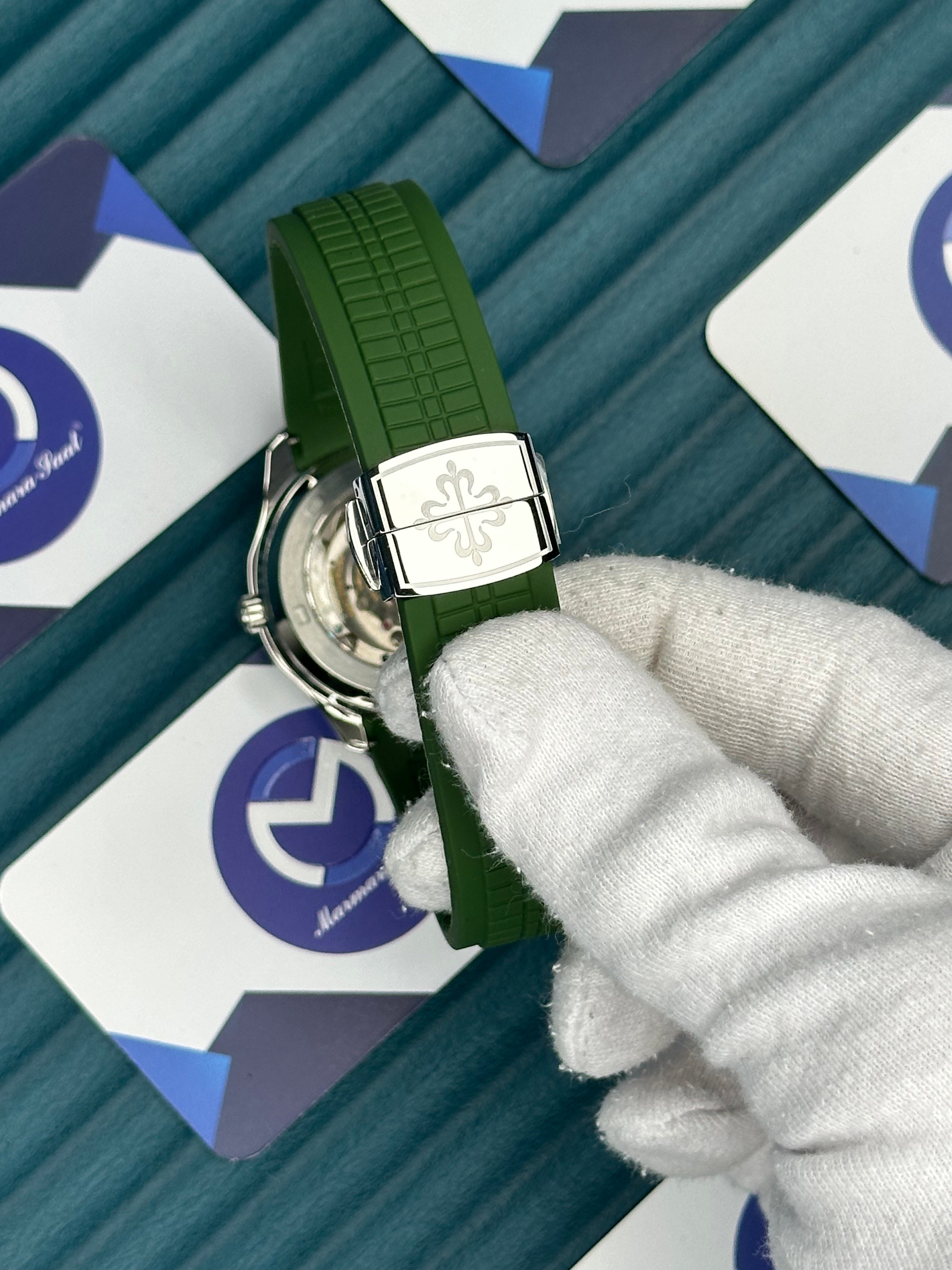 Patek Philippe Aquanaut Kauçuk Yeşil Kordon Yeşil Kadran Gümüş Kasa