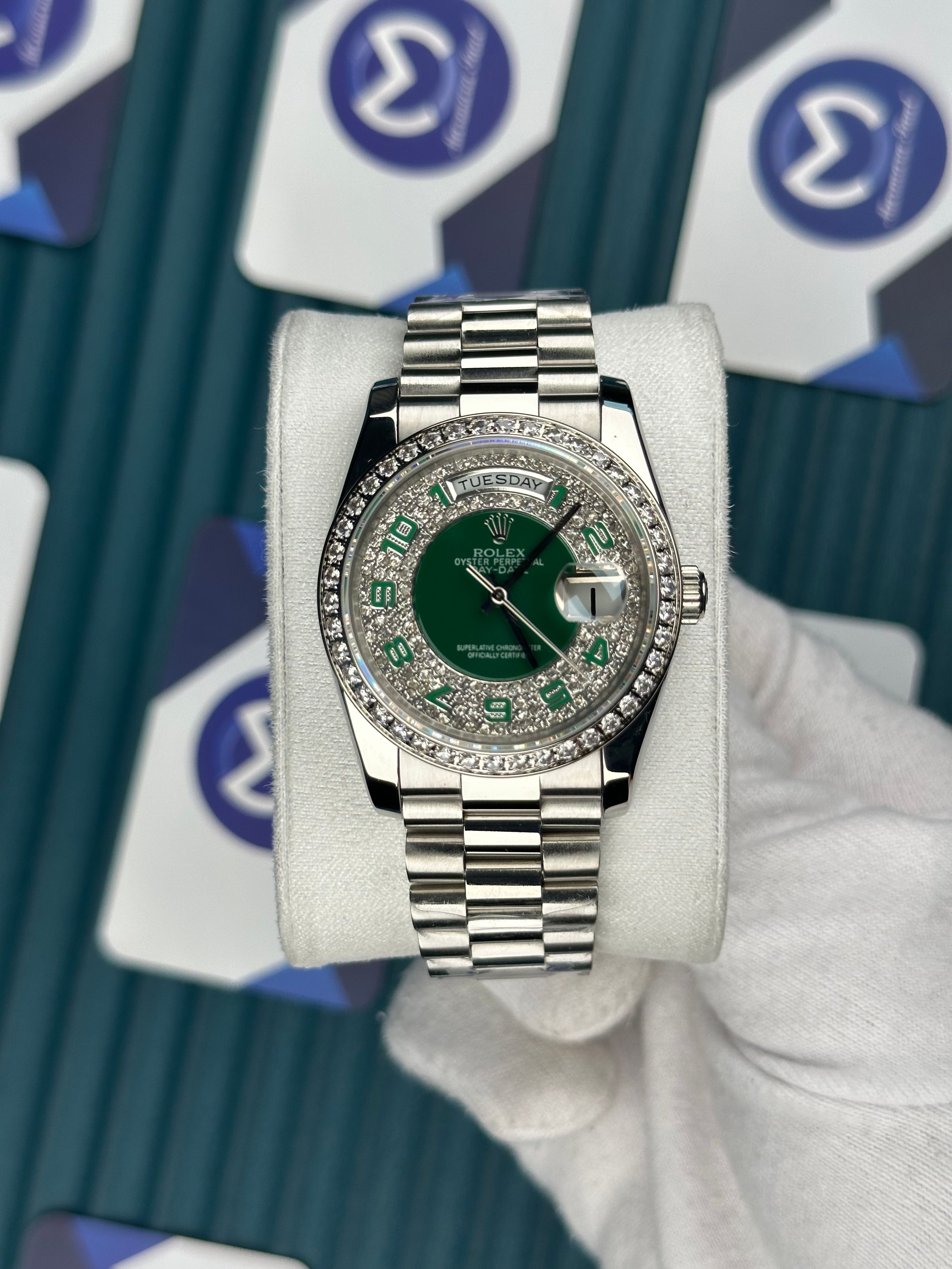 ROLEX 36 DAYDATE DIAMOND GREEN DIAL SILVER PRESIDENT