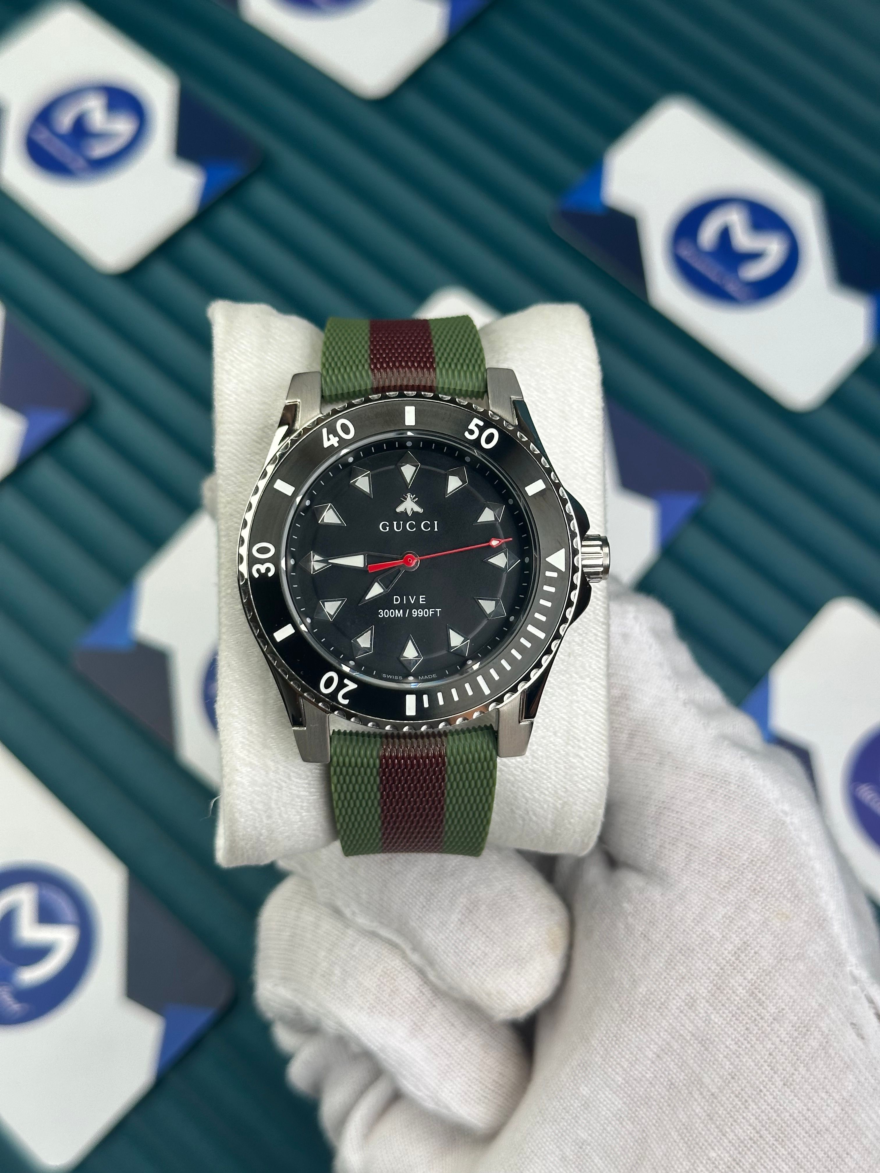 GUCCI BLACK DIAL GREEN RED LINE CANVAS CORD