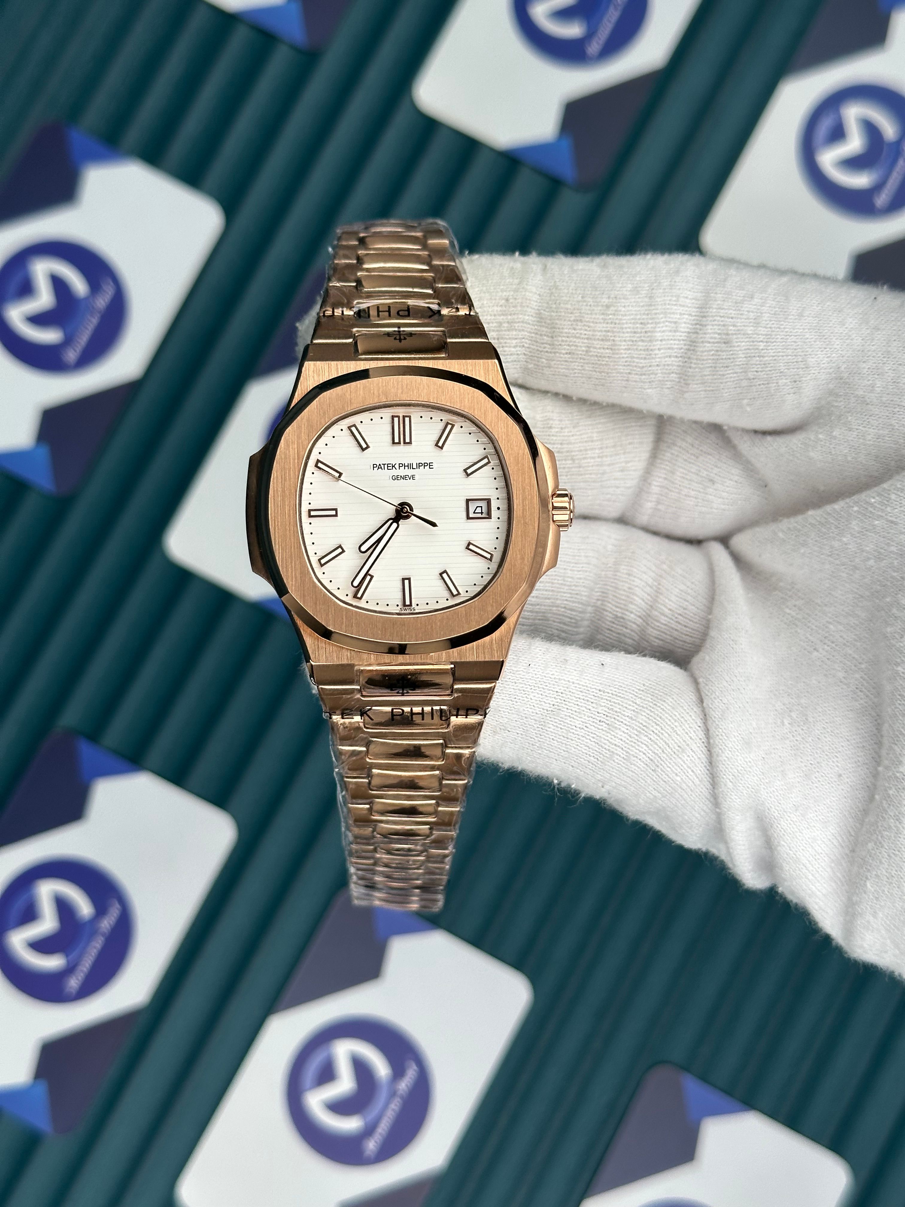 Patek Philippe Nautilus Rose Gold Beyaz Kadran