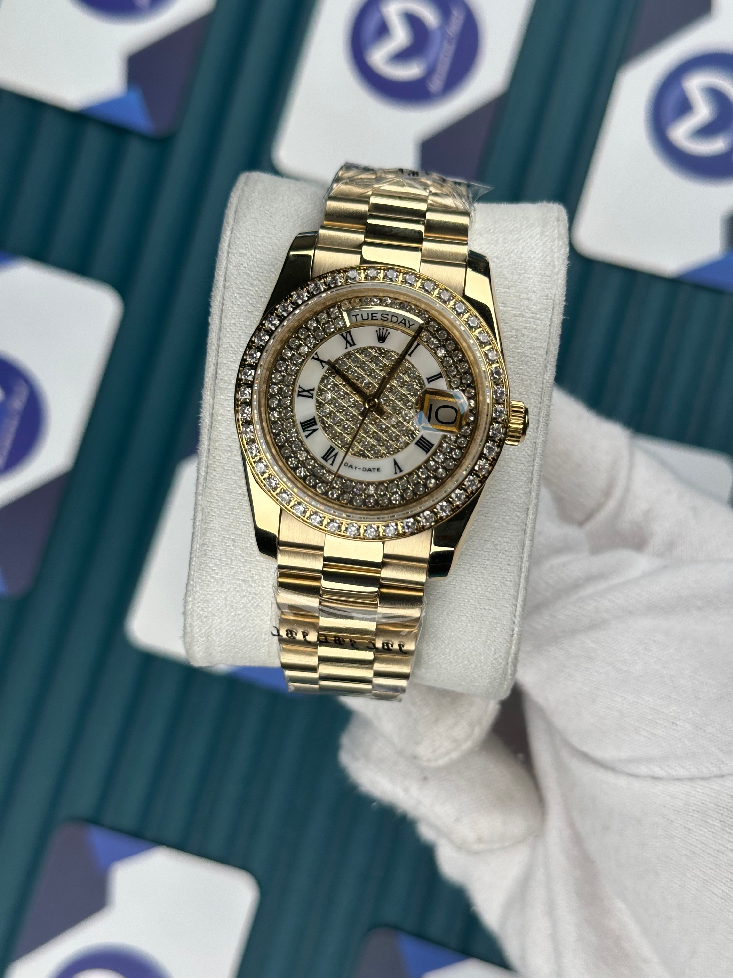 ROLEX 36 DAYDATE DIAMOND DIAL GOLD PRESIDENT