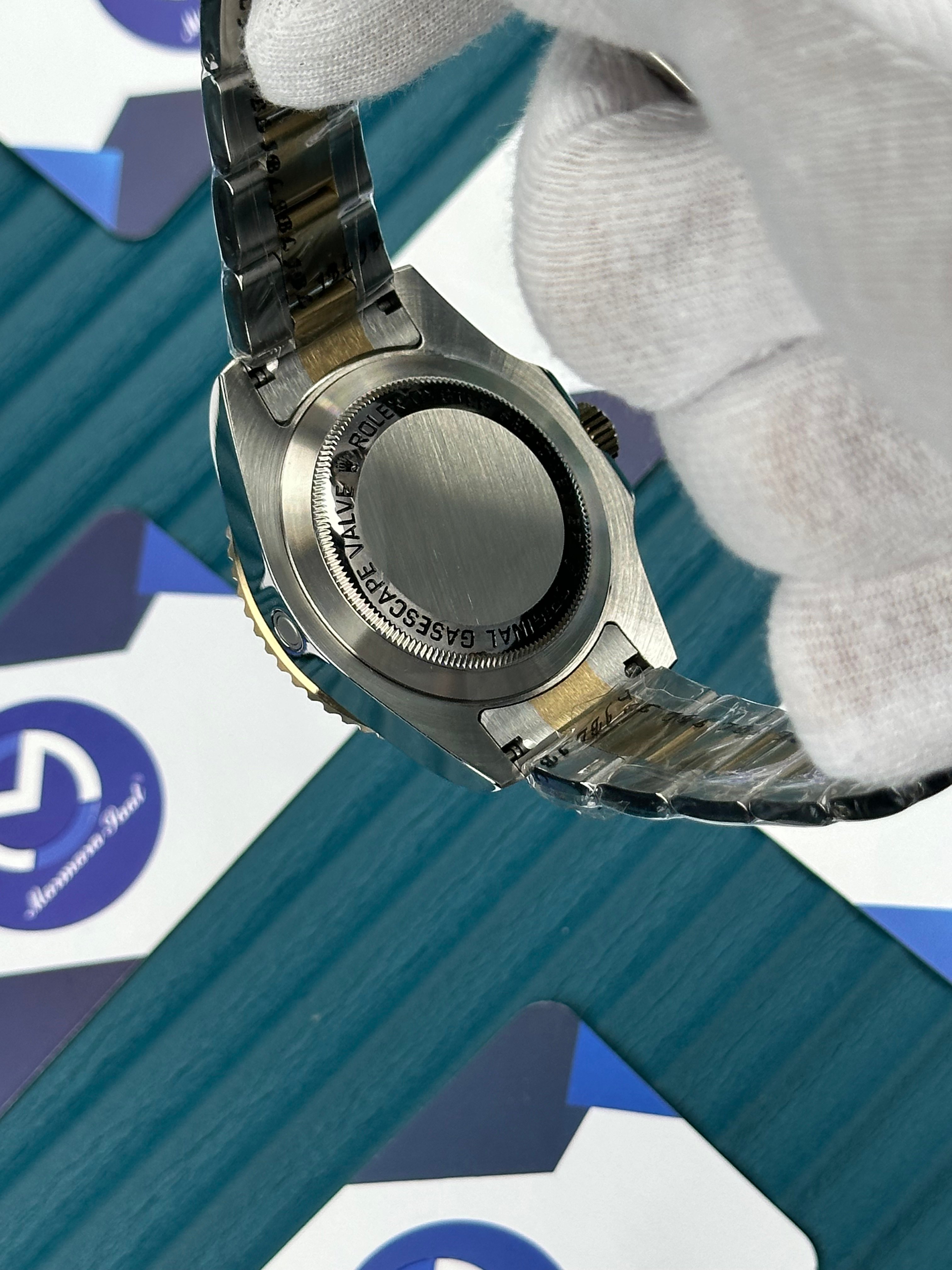 ROLEX SEA DWELLER BLACK DIAL GOLD-SILVER OYSTER