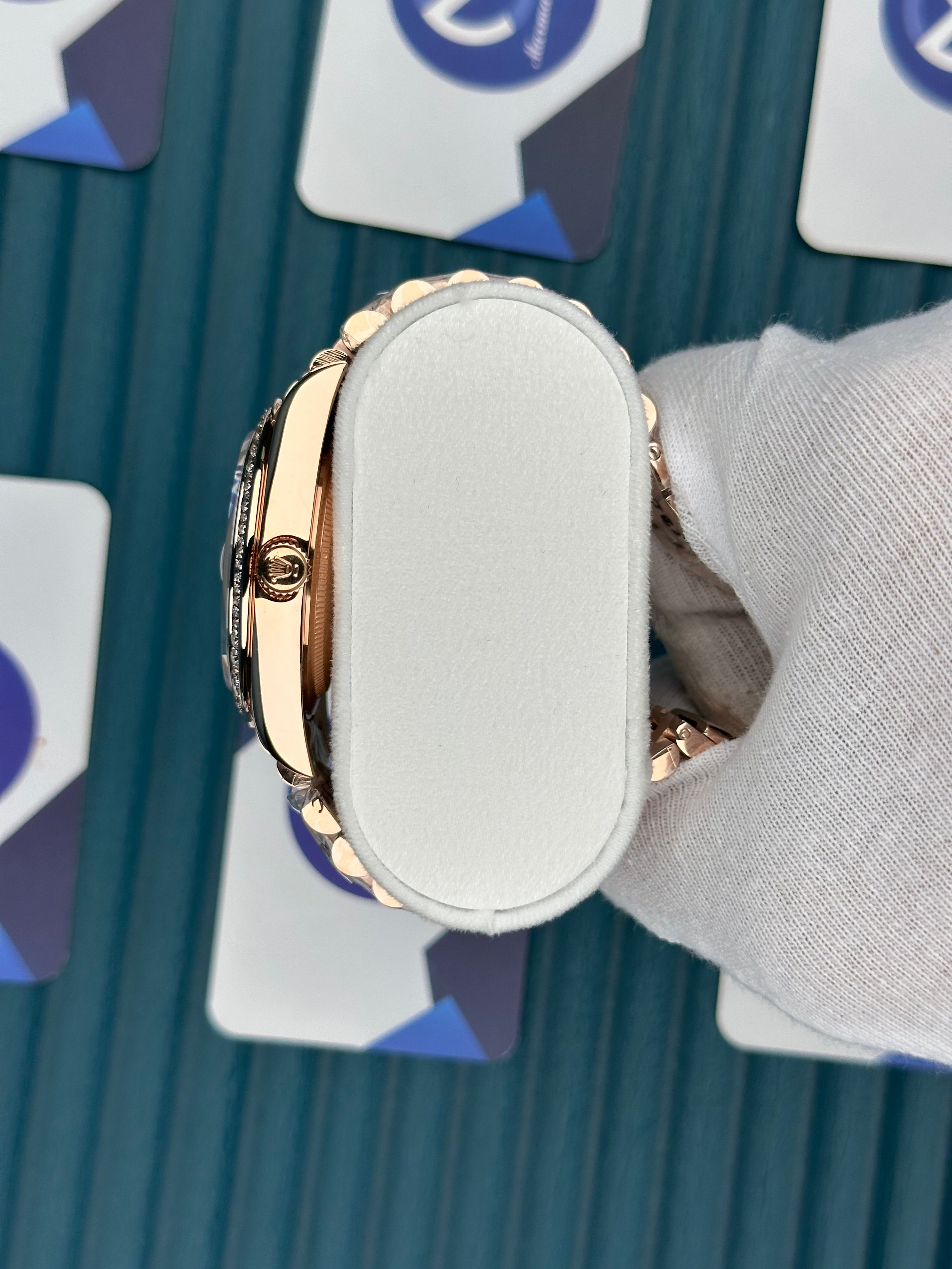 ROLEX DAY-DATE ROSE DIAL DIAMOND BEZEL ROSE JUBILE