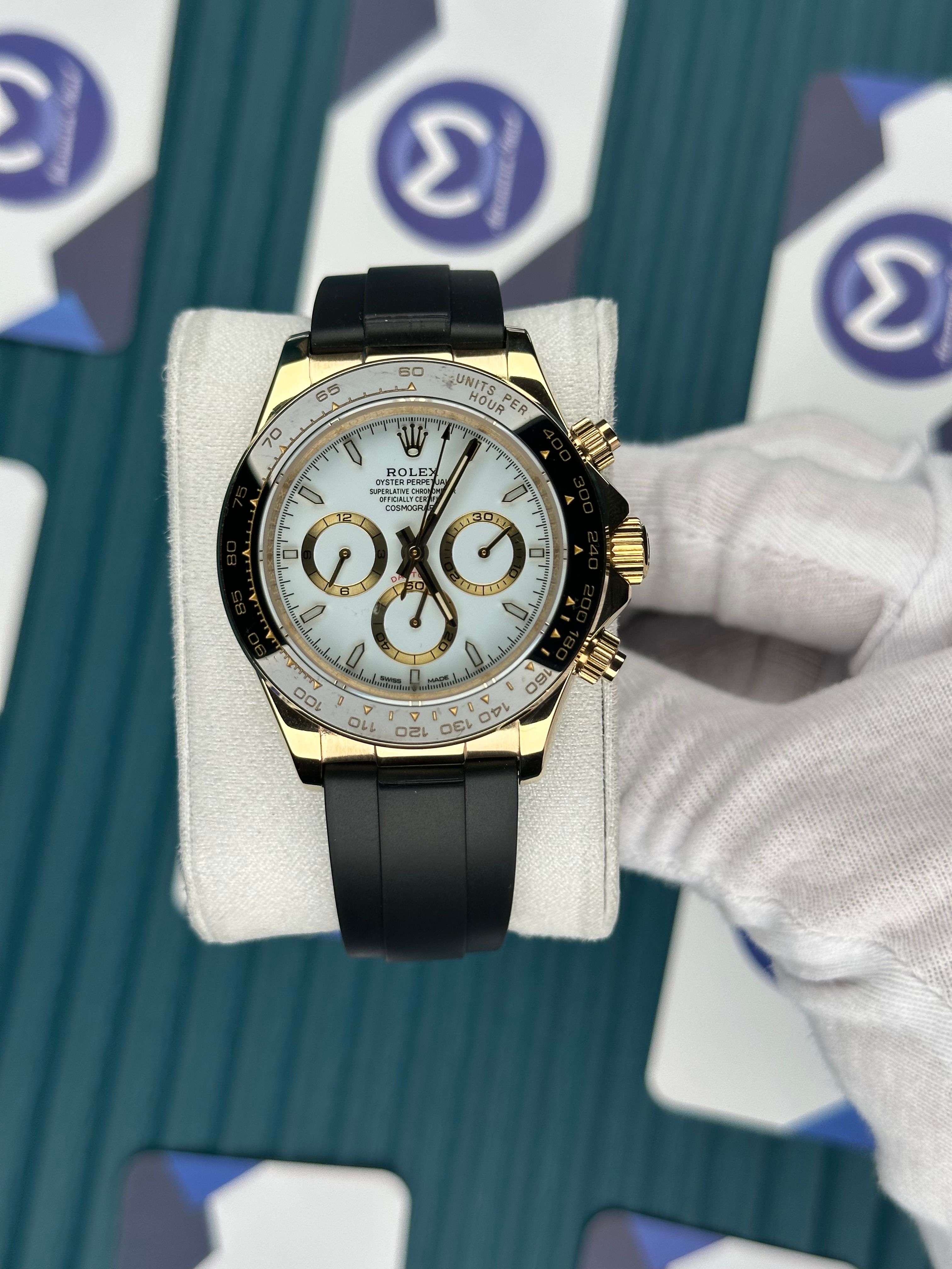 ROLEX DAYTONA WHITE DIAL GOLD CASE OYSTERFLEX