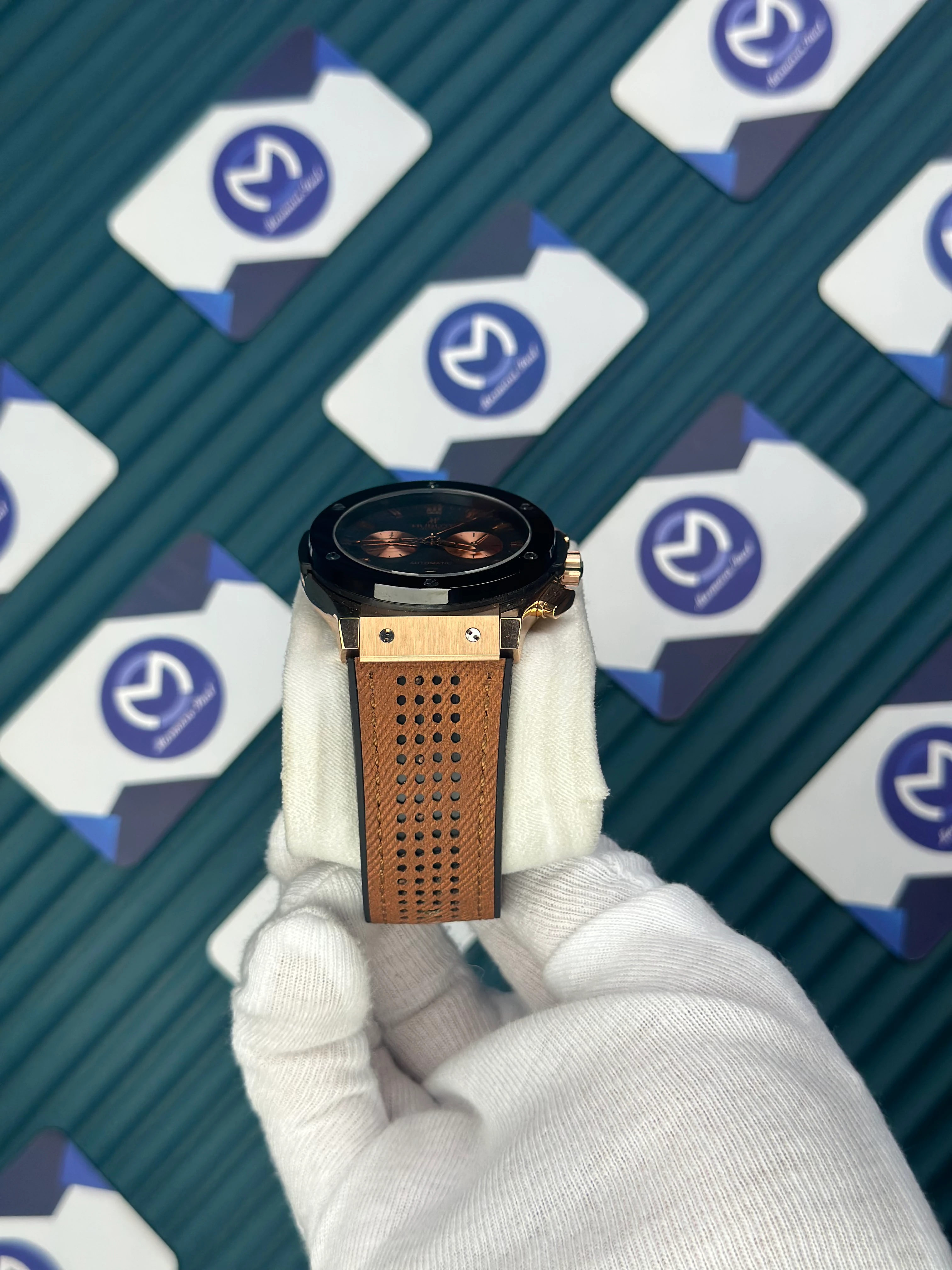 HUBLOT AUTOMATIC CLASSIC FUSHION VENDOME BLACK DIAL ROSE CASE LEATHER BROWN CORD 