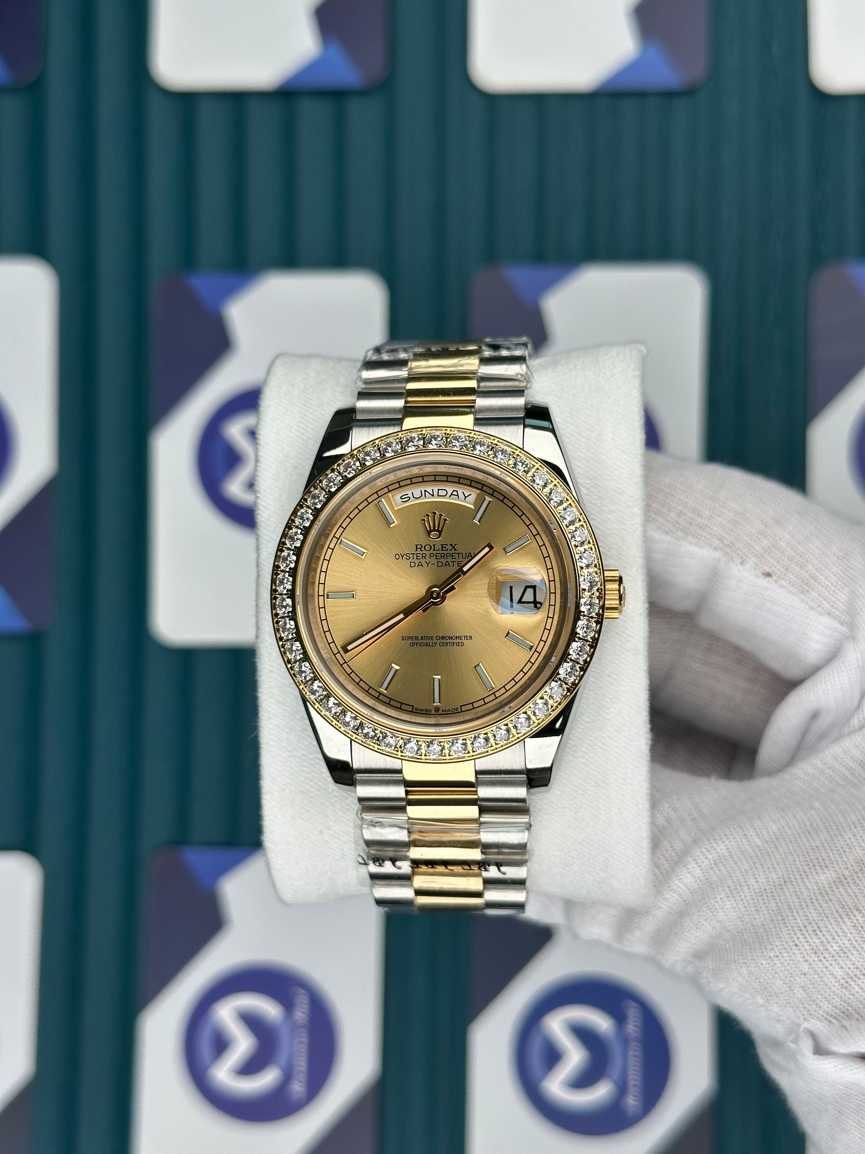 ROLEX DAY-DATE GOLD DIAL DIAMOND BEZEL GOLD-SILVER PRSIDENT 