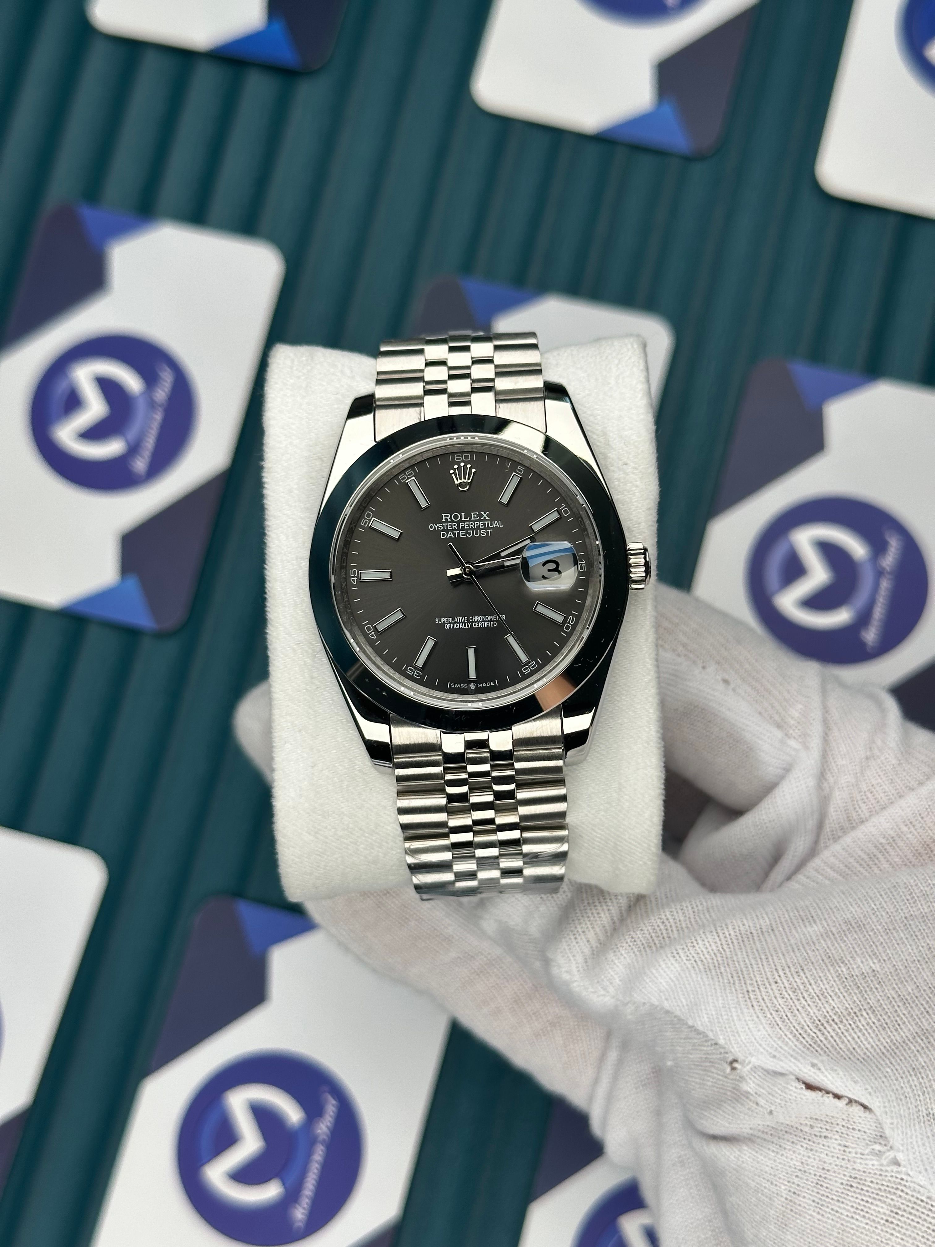 ROLEX DATEJUST GREY DIAL OVAL BEZEL SILVER JUBILE