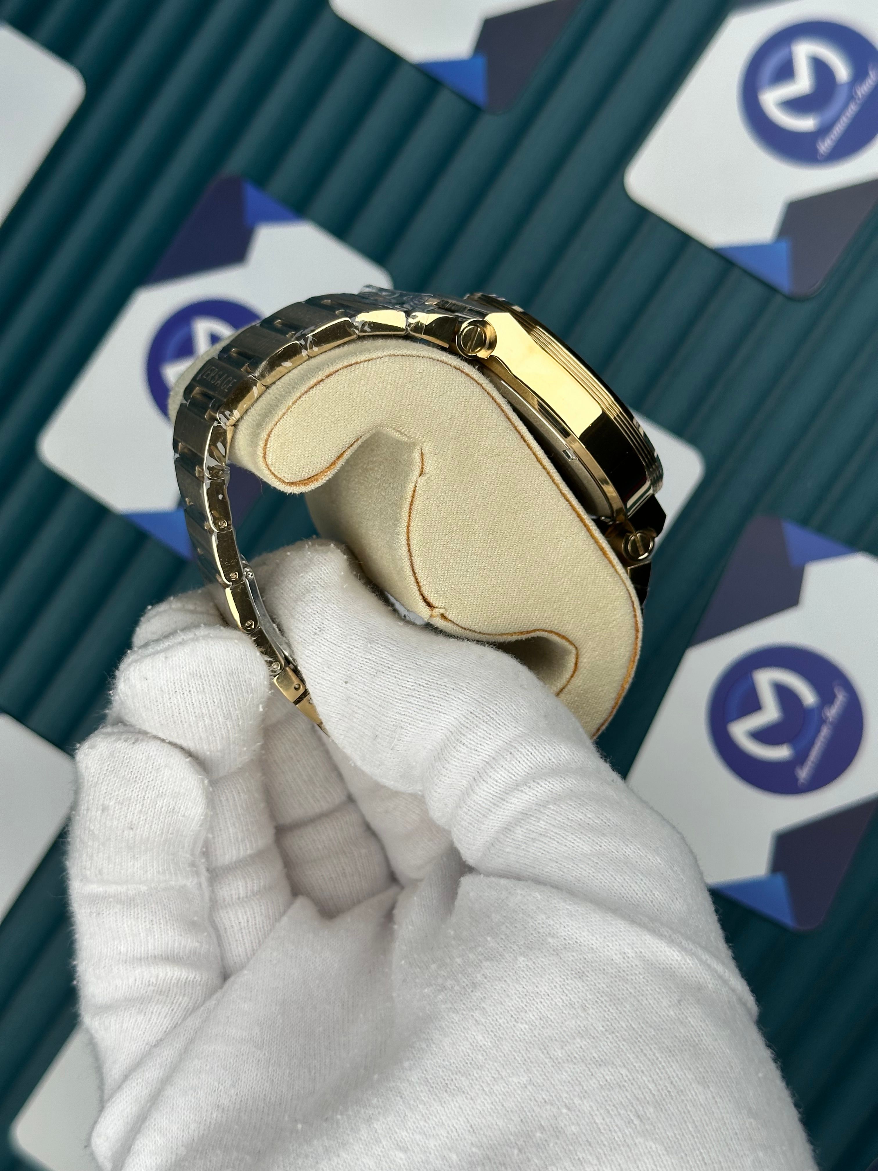 Versace Gold Kordon Üç Fonksiyonlu Siyah Kadran